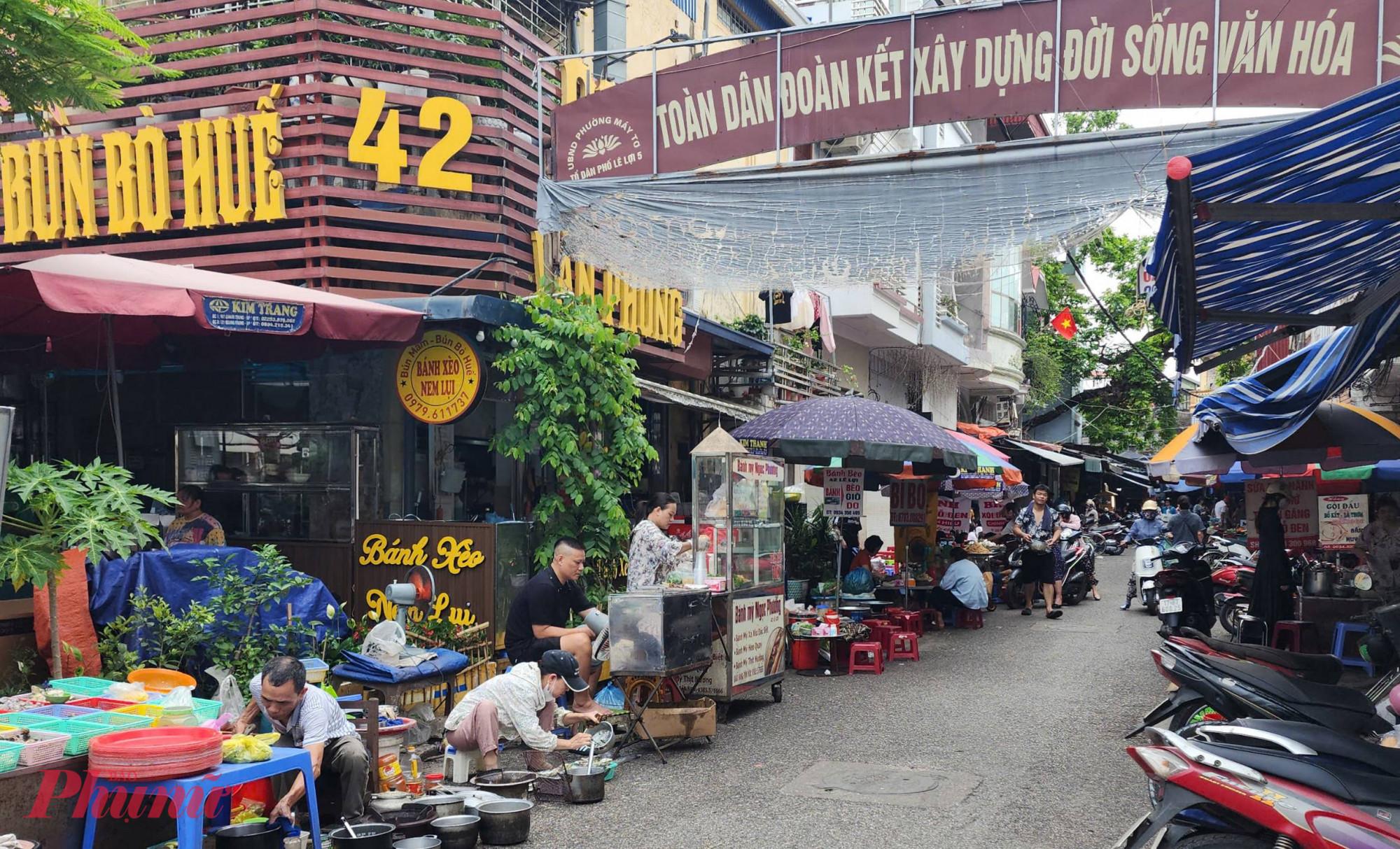 Vị phố Cảng trong những buổi chợ chiều Đường vào chợ Lương Văn Can đã tấp nập hương sắc ẩm thực