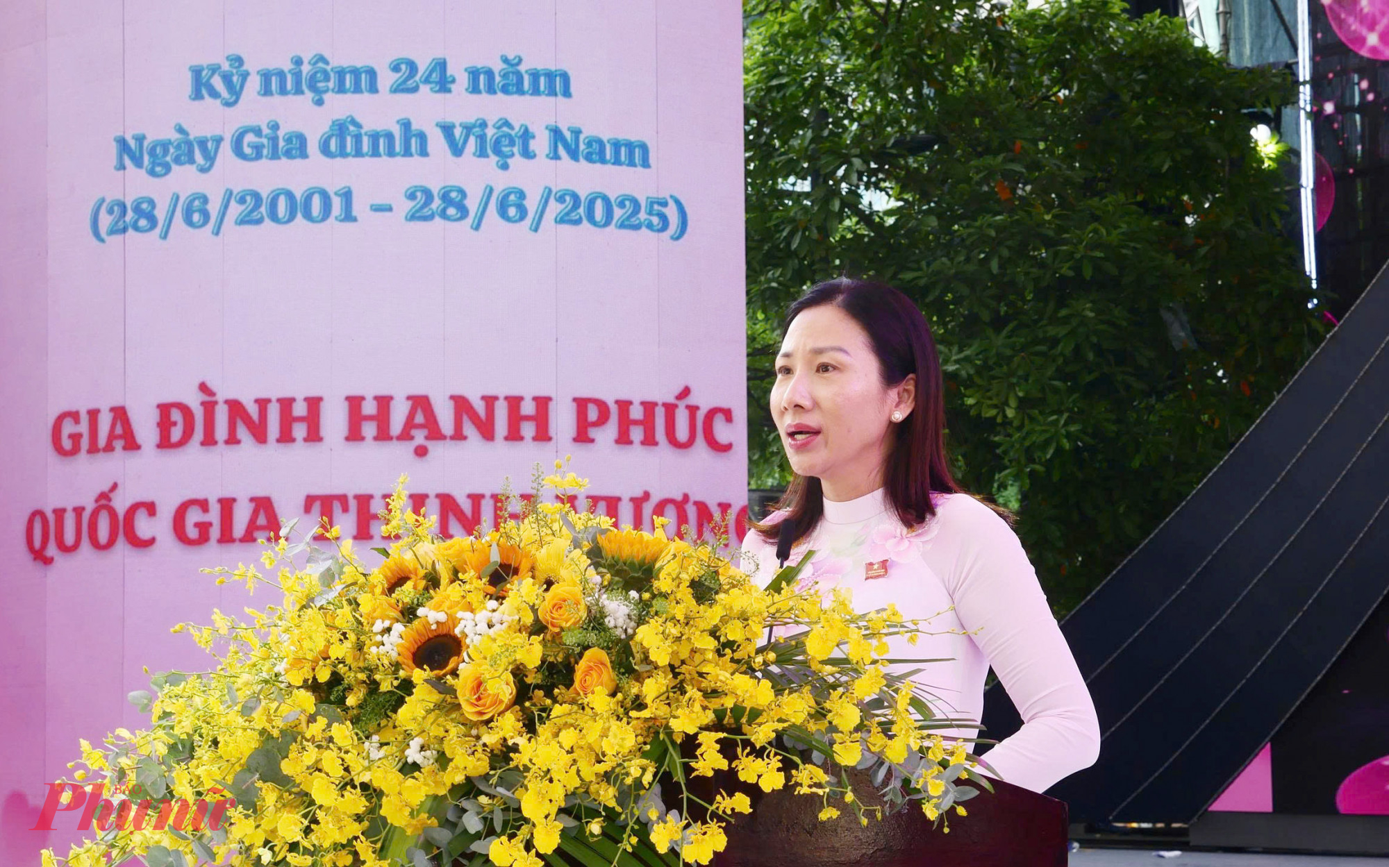 Cùng nhau vượt qua khó khăn để xây dựng gia đình hạnh phúc Bà Phạm Thị Thanh Hiền - Chủ tịch Hội LHPN TPHCM - phát biểu tại sự kiện