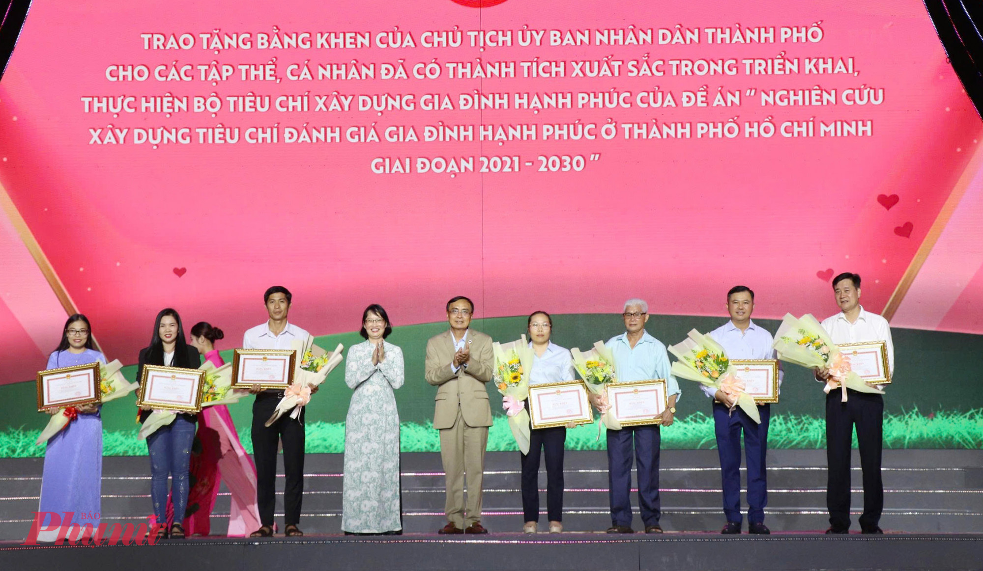 Tại sự kiện , UBND TPHCM tặng Bằng khen cho UBND TPHCM tặng Bằng khen cho cho 26 tập thể, 15 cá nhân đã có thành tích xuất sắc trong triển khai, thực hiện Bộ tiêu chí xây dựng gia đình hạnh phúc