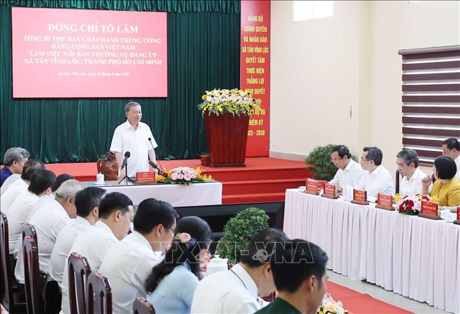 Tổng bí thư Tô Lâm khảo sát thực tế mô hình chính quyền địa phương 2 cấp tại TPHCM Tổng Bí thư Tô Lâm thăm Trung tâm dịch vụ hành chính công tại xã Tân Vĩnh Lộc, Thành phố Hồ Chí Minh. Ảnh: Thống Nhất/TTXVN