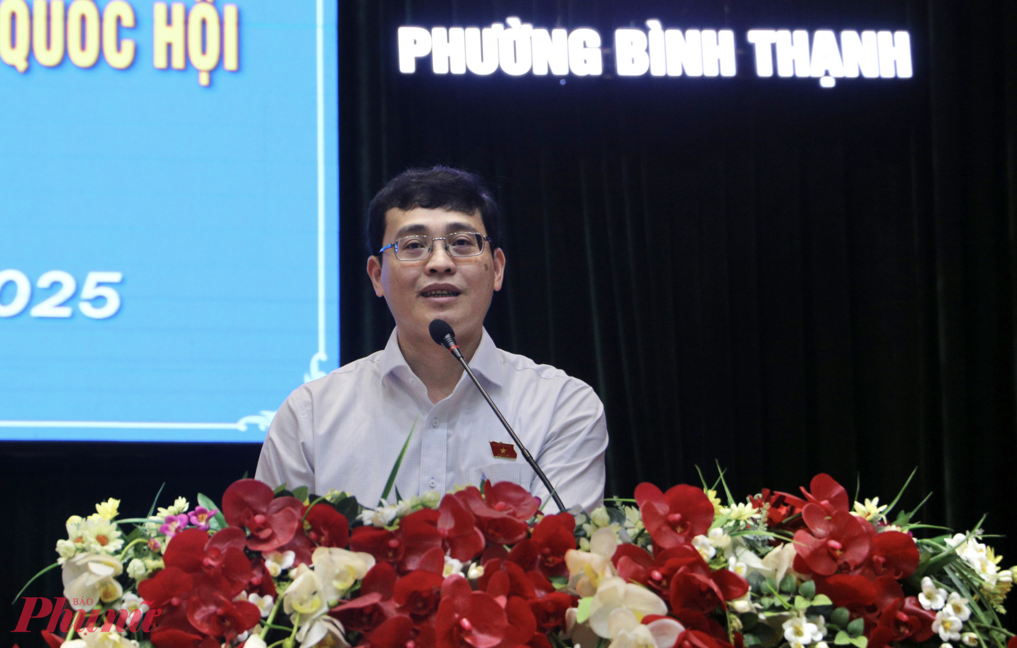 Cử tri Bình Thạnh kiến nghị siết quảng cáo sai, trị tận gốc thực phẩm bẩn Ông Đỗ Đức Hiển – Ủy viên Ủy ban Pháp luật và Tư pháp của Quốc hội – trao đổi với cử tri quận Bình Thạnh về các nội dung sửa đổi Luật Quảng cáo và Luật Công chứng, nhấn mạnh vai trò giám sát, bảo vệ quyền lợi người dân - Ảnh: Thanh Tâm