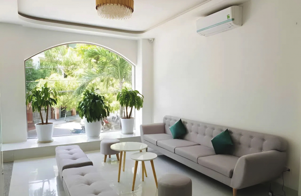 Sau khi đã dành cả buổi sáng để men theo các cung đường biển và khám phá những làng chài thì trưa là lúc mà ta sẽ nghỉ ngơi.
