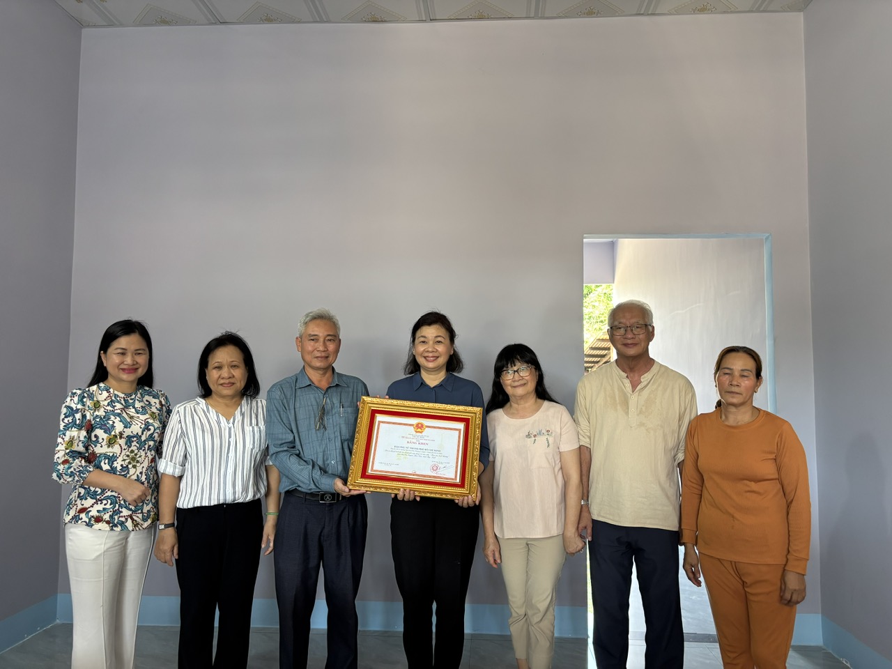 Báo Phụ Nữ vinh dự nhận băng khen của UBND tình Tây Ninh vì