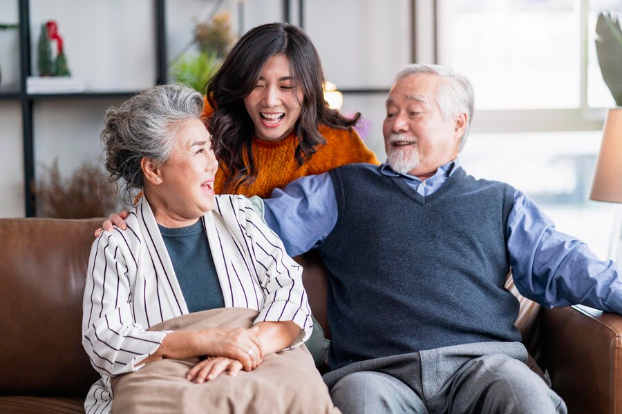 Chị vui mừng khi chồng chuyển công tác về gần nhà cha mẹ mình. (hình minh hoạ)