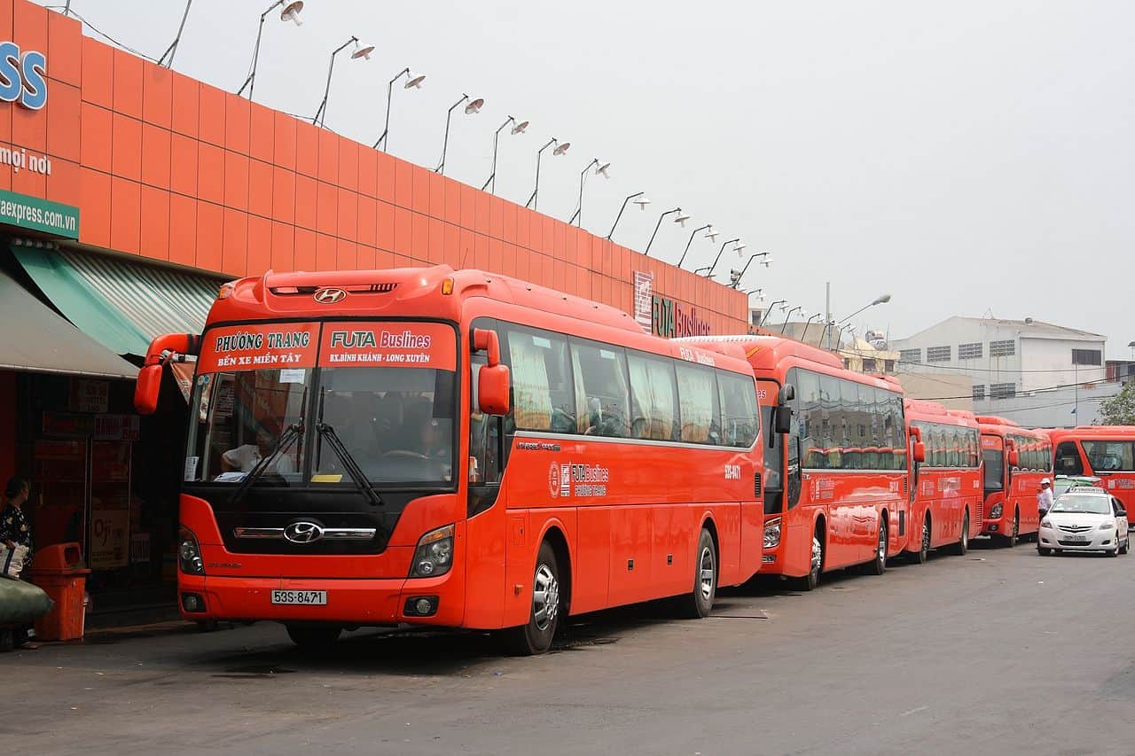 Công ty cổ phần xe khách Phương Trang FutaBusline chuẩn bị sẵn sàng xe đưa rước miễn phí cán bộ đi lại giữa các nơi từ 1-7 -