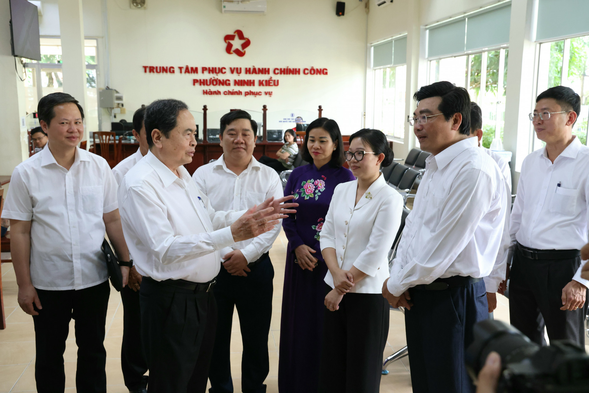 Chủ tịch Quốc hội Trần Thanh Mẫn - kiểm tra hoạt động ở phường Ninh Kiều, TP Cần Thơ... Ảnh: Trung Phạm