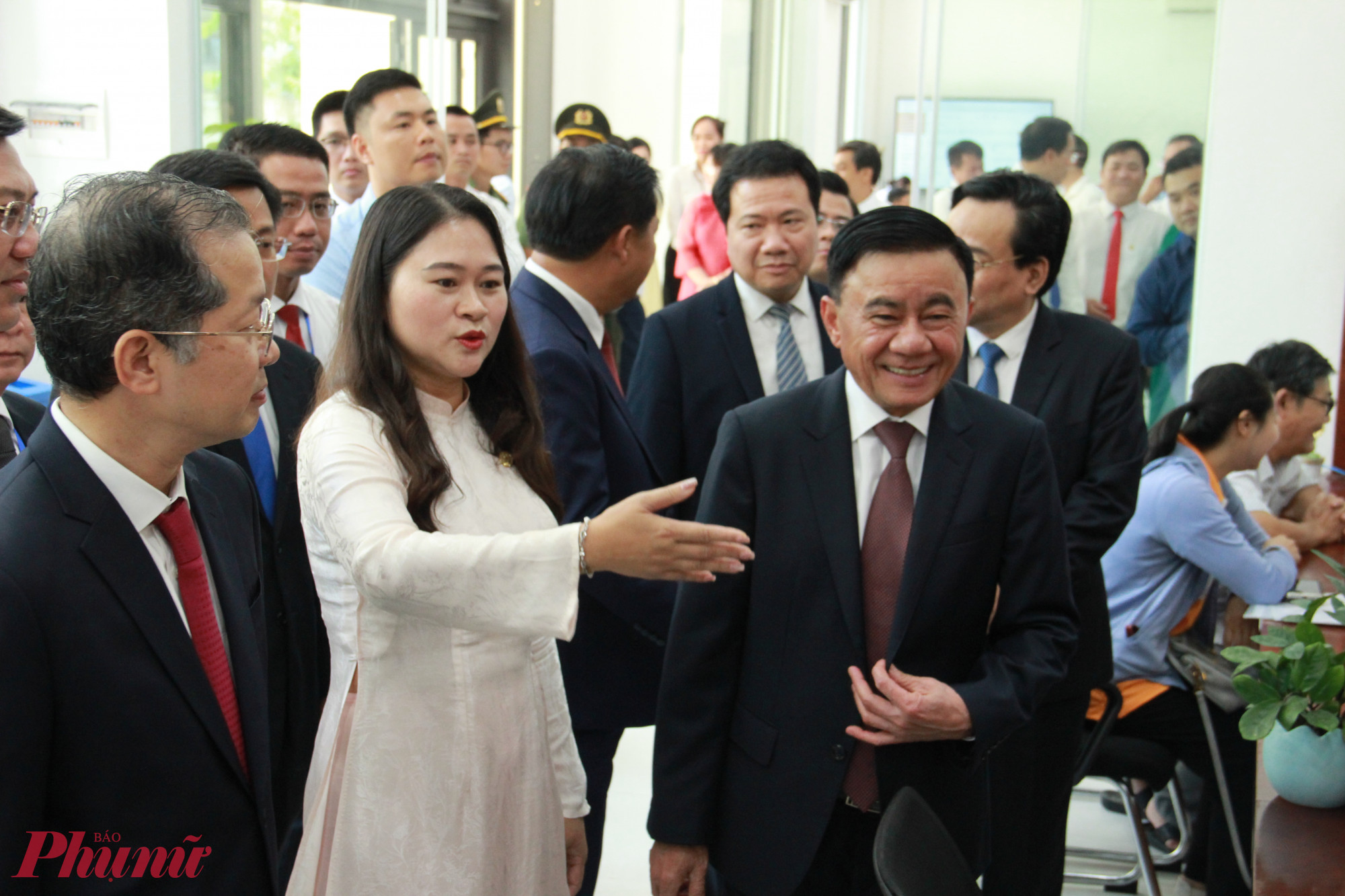 Bà Cao Thị Huyền Trân - Bí thư Đảng uỷ phường Hải Châu, TP Đà Nẵng - giới thiệu mô hình hoạt động của phường