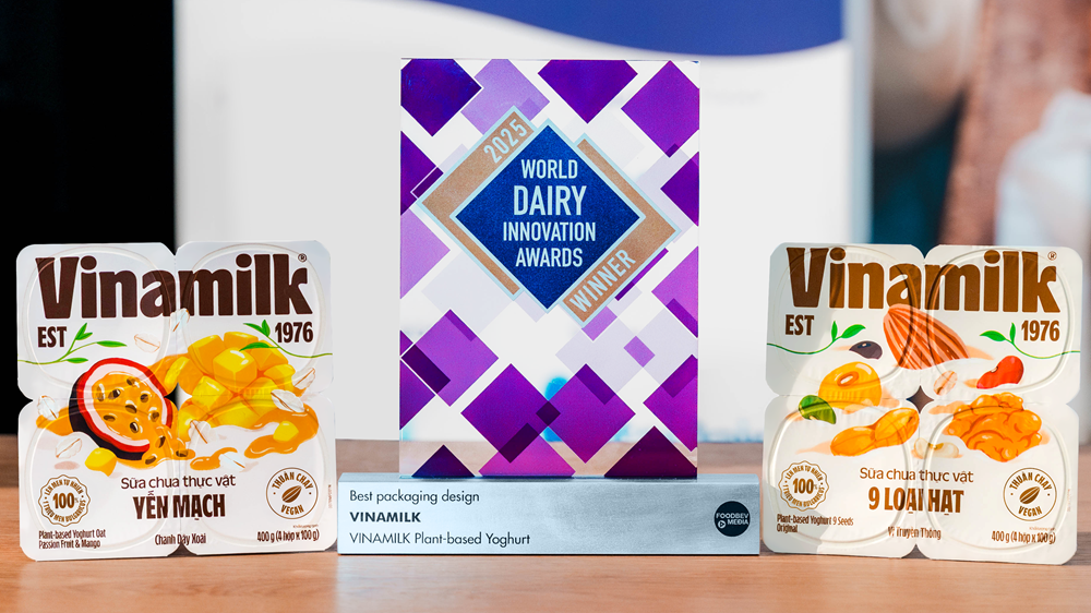 Vinamilk giành cú đúp giải thưởng quốc tế về cả “nội dung” và “hình thức”, sản phẩm “quán quân” có gì đặc biệt? Sữa chua ăn thực vật Vinamilk với 2 vị độc đáo: vị truyền thống từ 9 loại hạt và yến mạch kết hợp chanh dây, xoài - Chiến thắng thuyết phục giải thưởng “Thiết kế bao bì xuất sắc nhất”