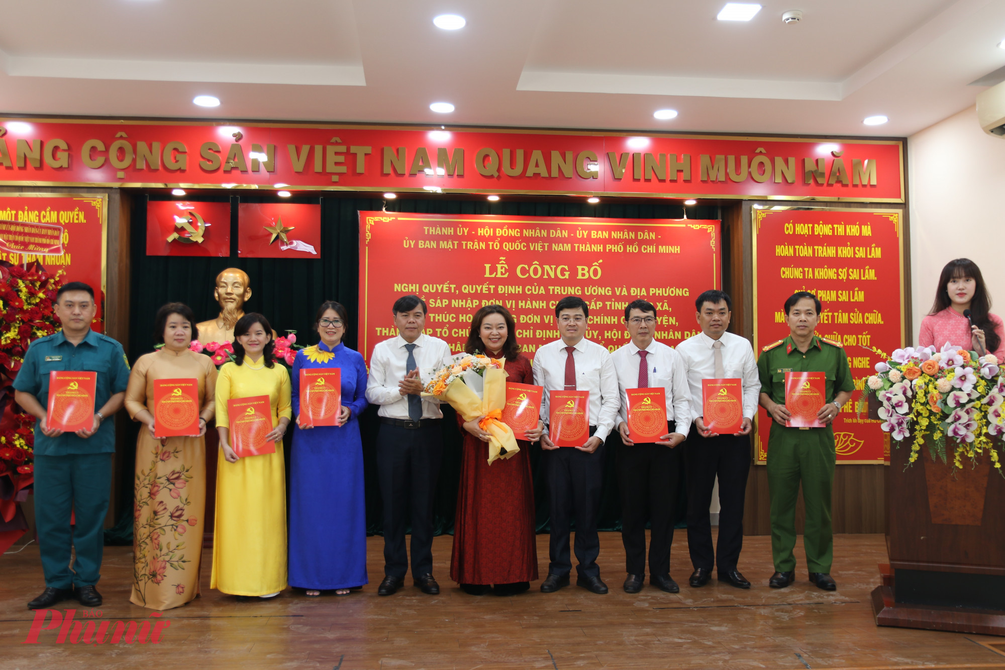 Ra mắt phường, xã mới tại TPHCM: Dấu ấn trên hành trình kiến tạo đô thị hiện đại, nghĩa tình Phó trưởng ban Tuyên giáo và Dân vận Thành ủy TPHCM Tăng Hữu Phong