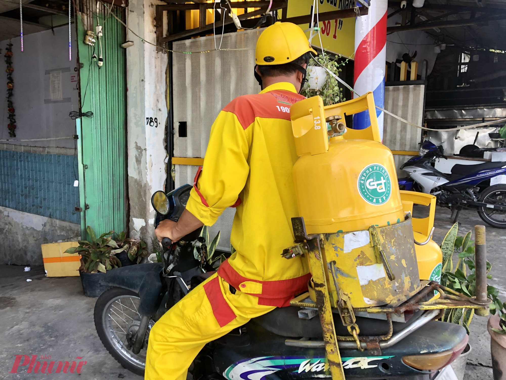 Sau 2 năm, giá gas mới giảm mạnh - Ảnh: Thanh Hoa