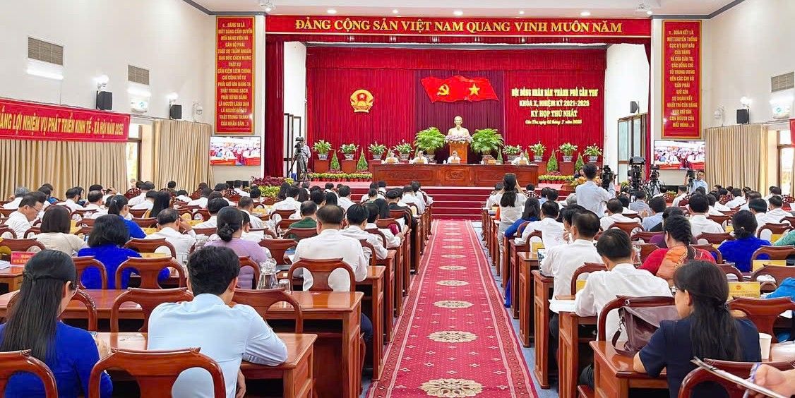 Quang cảnh kỳ họp ngày 1/7... Ảnh: Trung Phạm