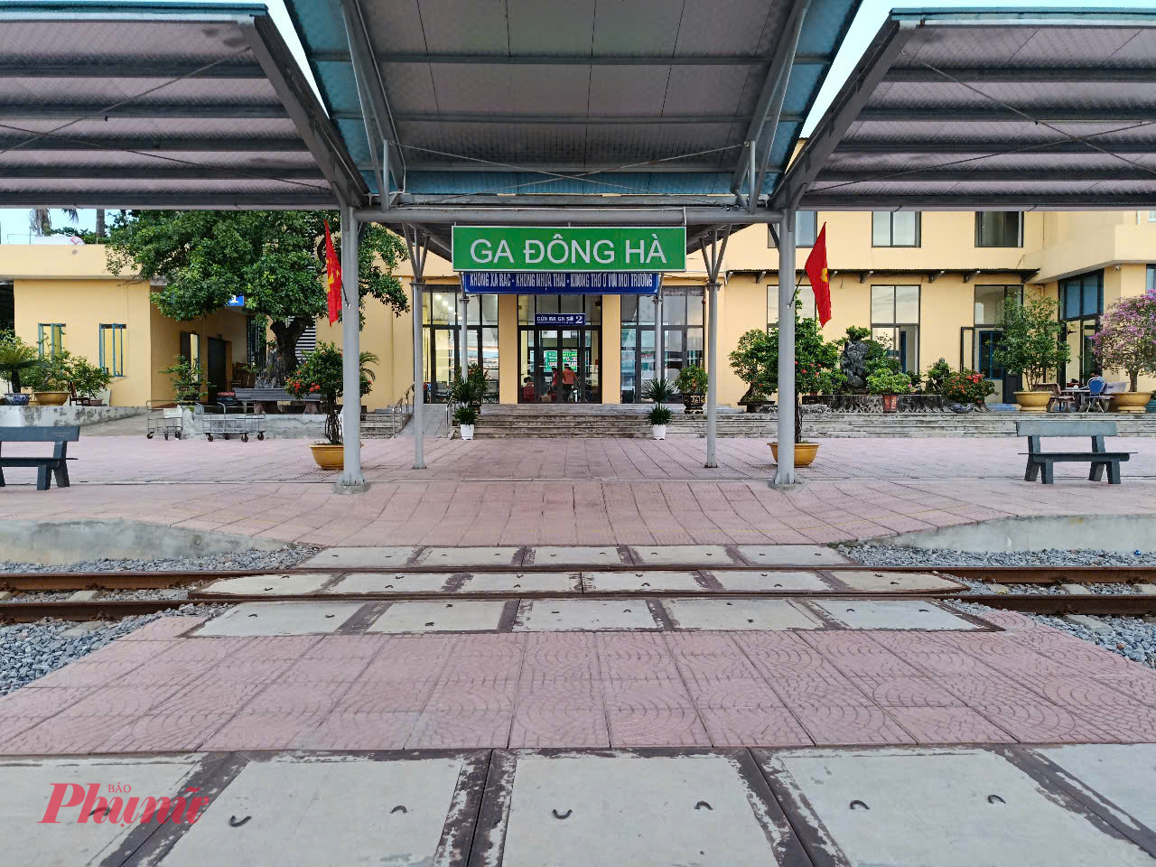Khu vực dẫn vào ga Đông Hà