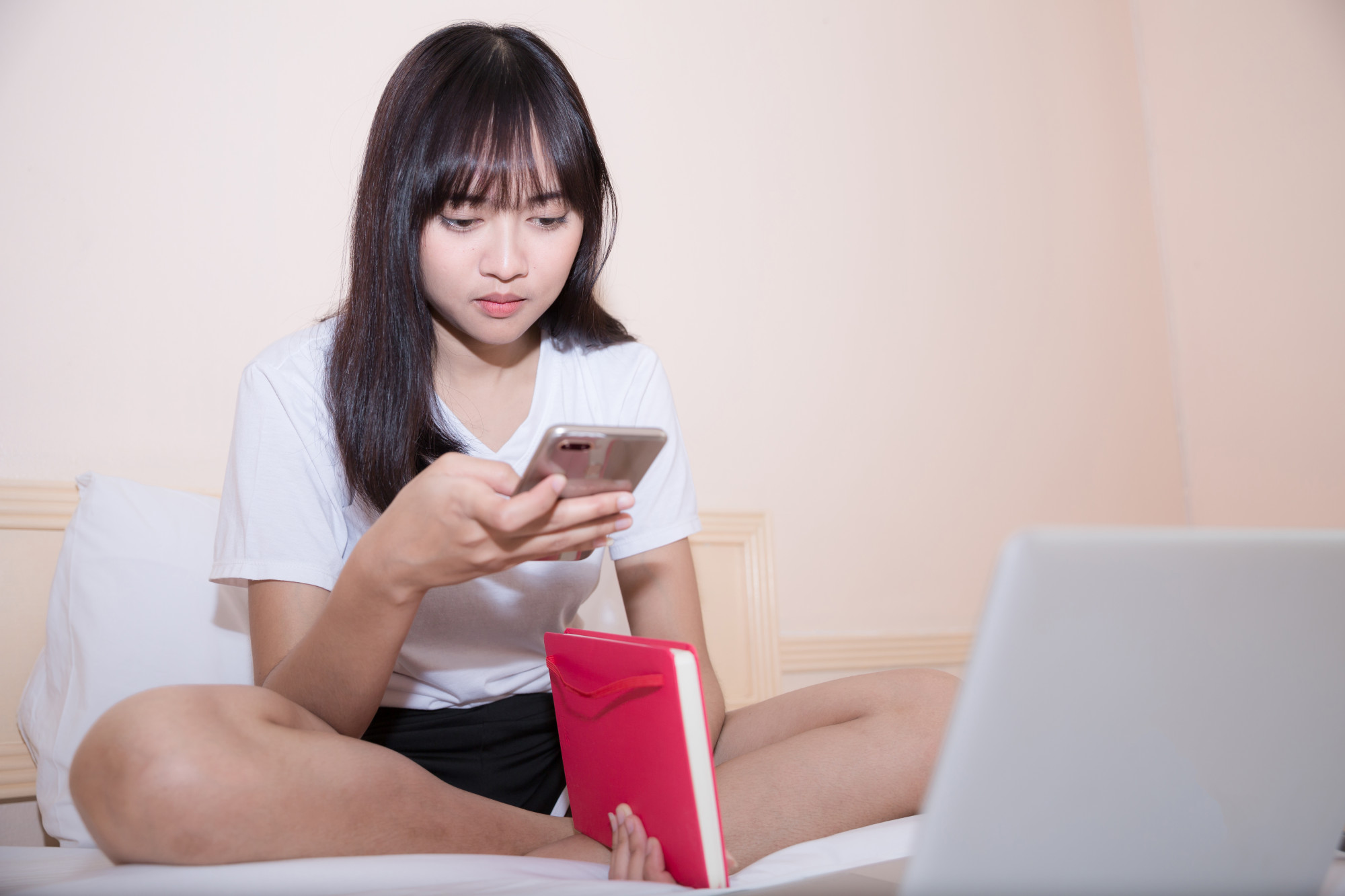 Lặng lẽ rời nhóm chat của lớp ( Ảnh minh họa. Freepik)