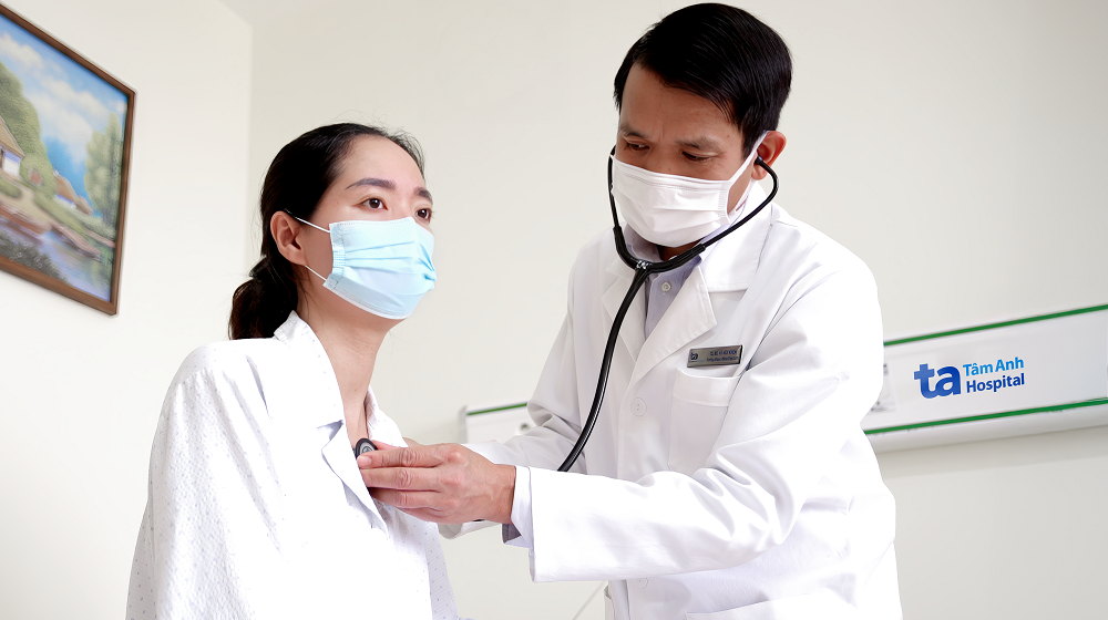 Chị Nguyễn Minh Lý (37 tuổi) phát hiện sớm u phổi ác tính nhờ “siêu máy CT” và được can thiệp điều trị kịp thời - Ảnh: Văn Trung