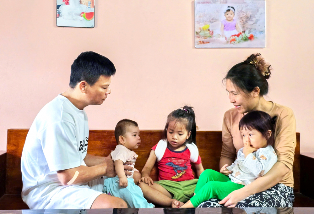 Mái ấm của những đứa trẻ bị bỏ rơi Vợ chồng anh Duẩn hạnh phúc bên các con
