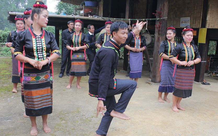 Một vũ điệu trong ngày Tết hoa của đồng bào dân tộc Cống, tỉnh Nghệ An - Nguồn ảnh: Bộ Văn hóa, Thể thao và Du lịch