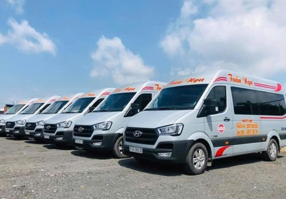 Xe Tuấn Nga phục vụ nhu cầu đi lại của cán bộ, công chức tỉnh An Giang từ Long Xuyên đi Rạch Giá - Ảnh CTV