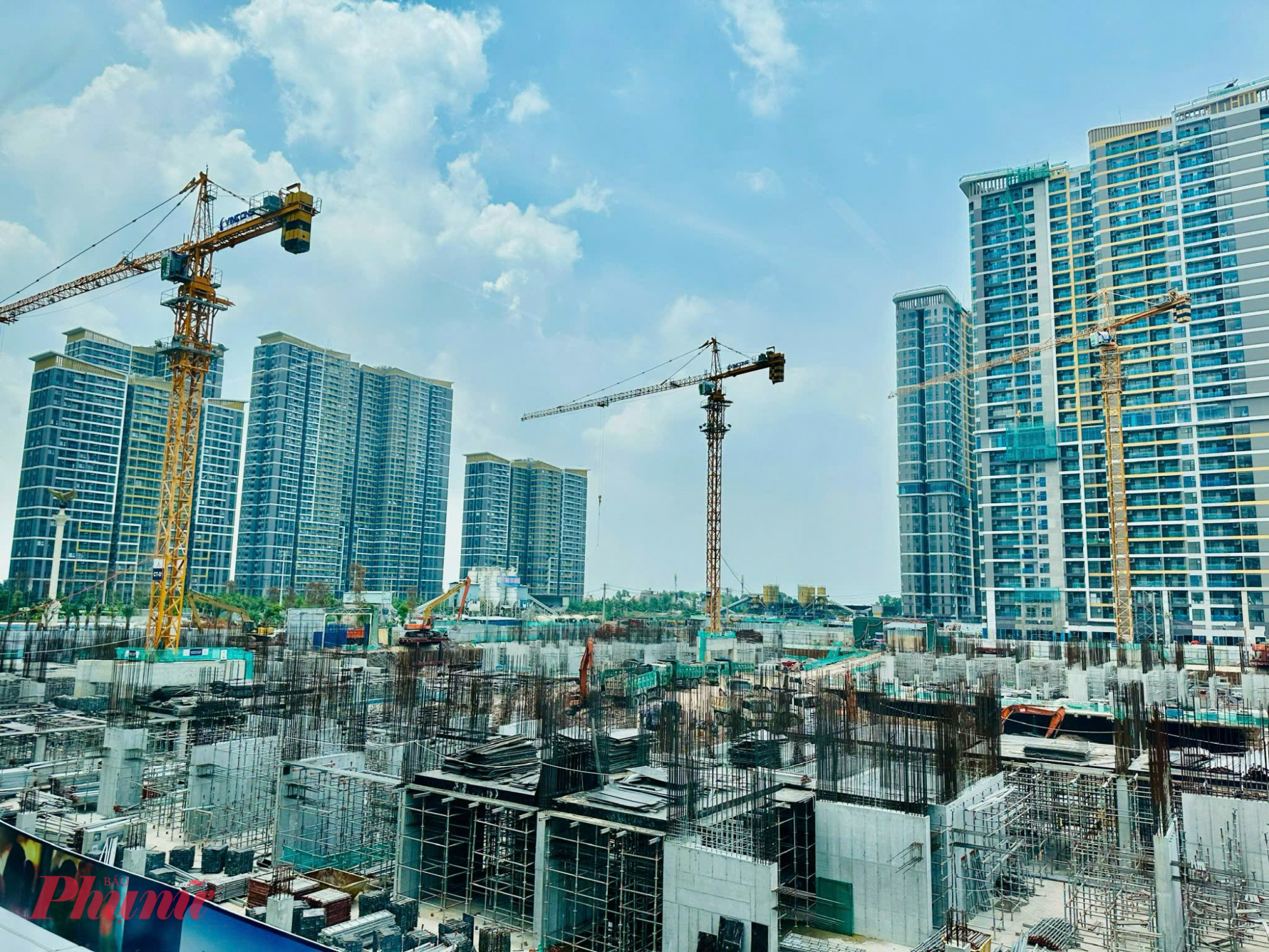 Sở Xây dựng TPHCM vừa công khai danh sách 112 dự án đủ điều kiện được miễn giấy phép xây dựng - Ảnh minh hoạ