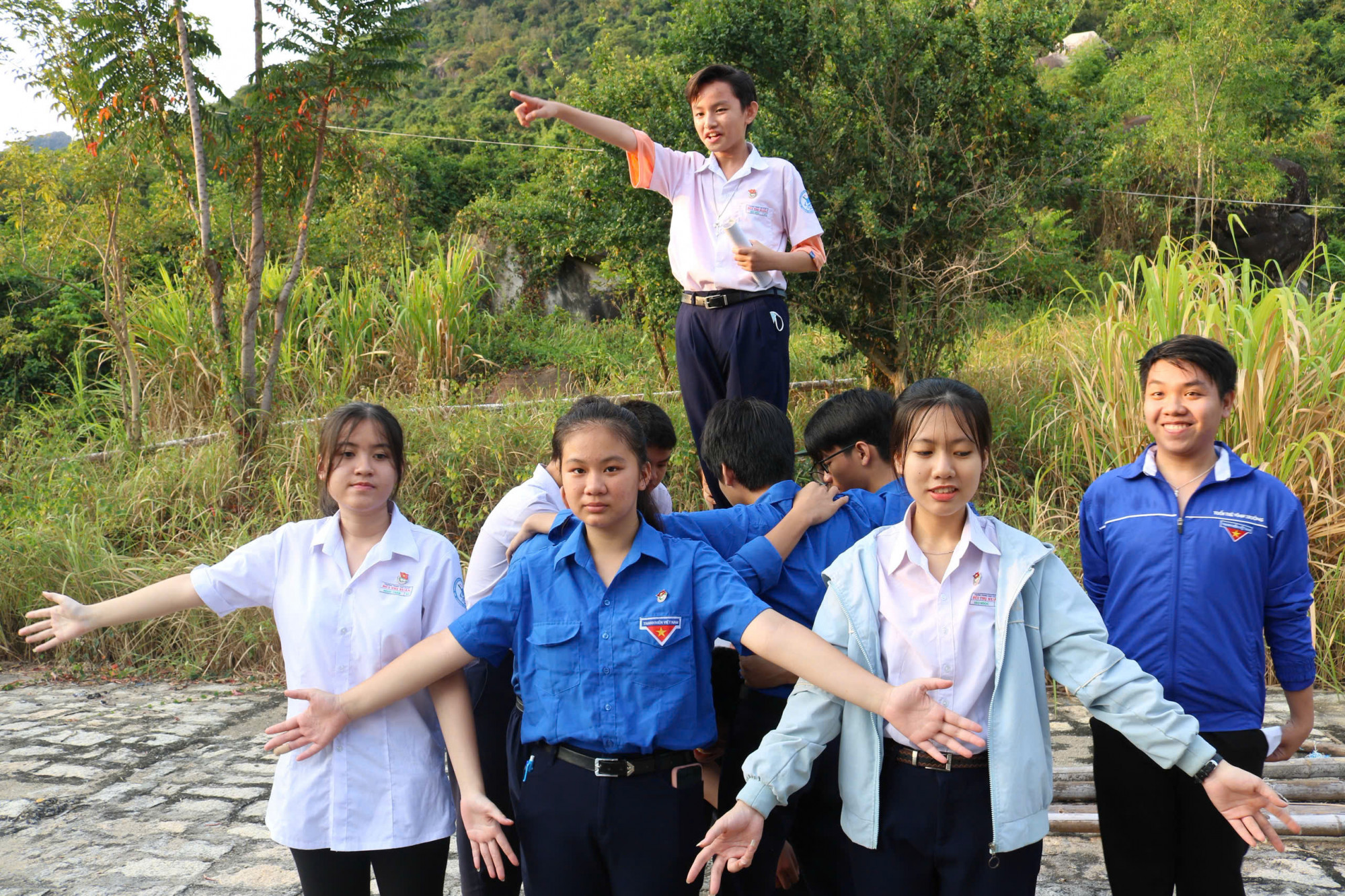 Học sinh hào hứng tham gia trò chơi trong kỳ sinh hoạt hè