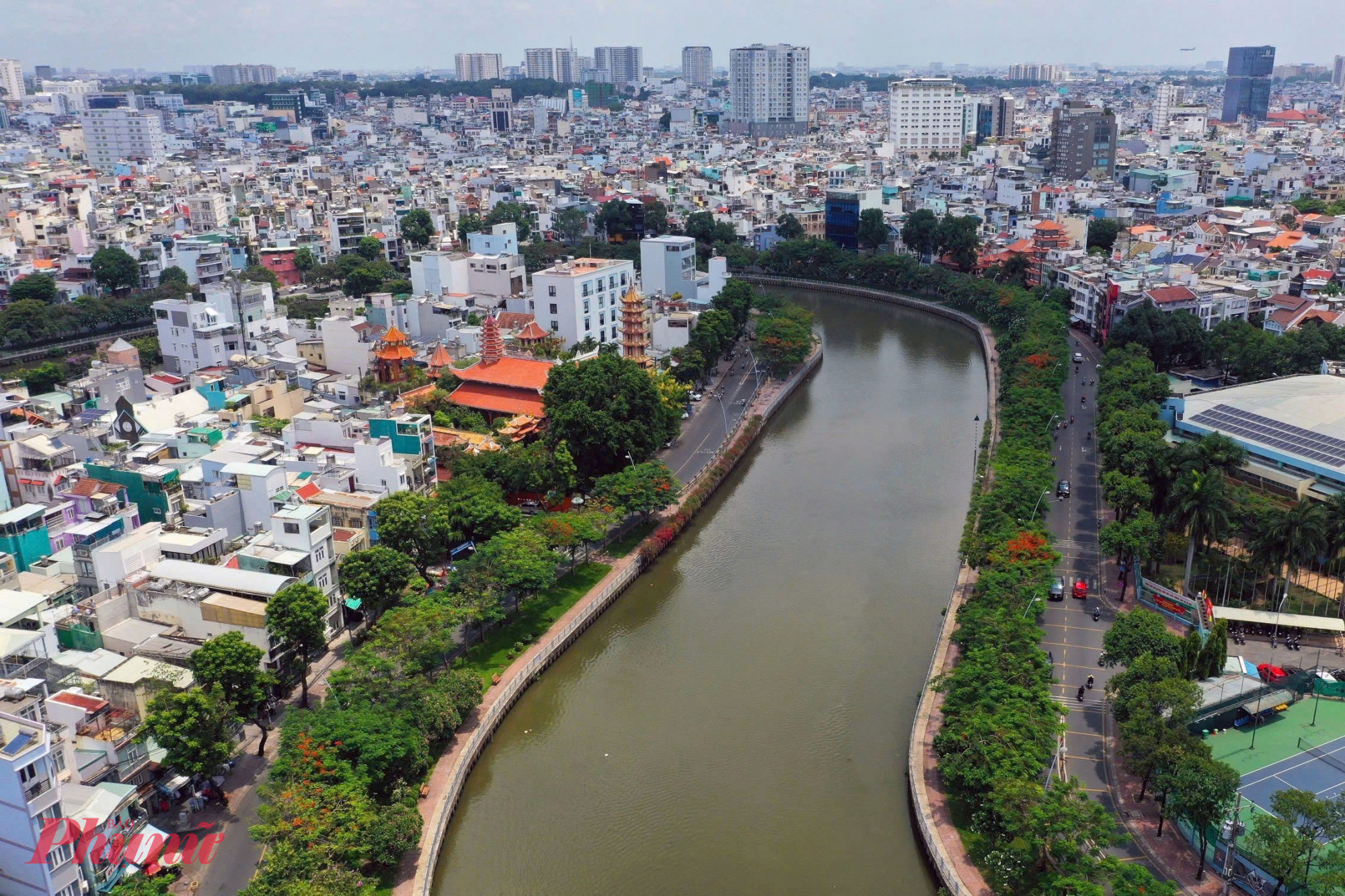Giữa dòng chảy hiện đại, những cái tên như Gia Định, Nhiêu Lộc, Sài Gòn xuất hiện trở lại, mang theo cả những câu chuyện cũ được viết tiếp bằng niềm tự hào mới - Ảnh: Vũ Quyền