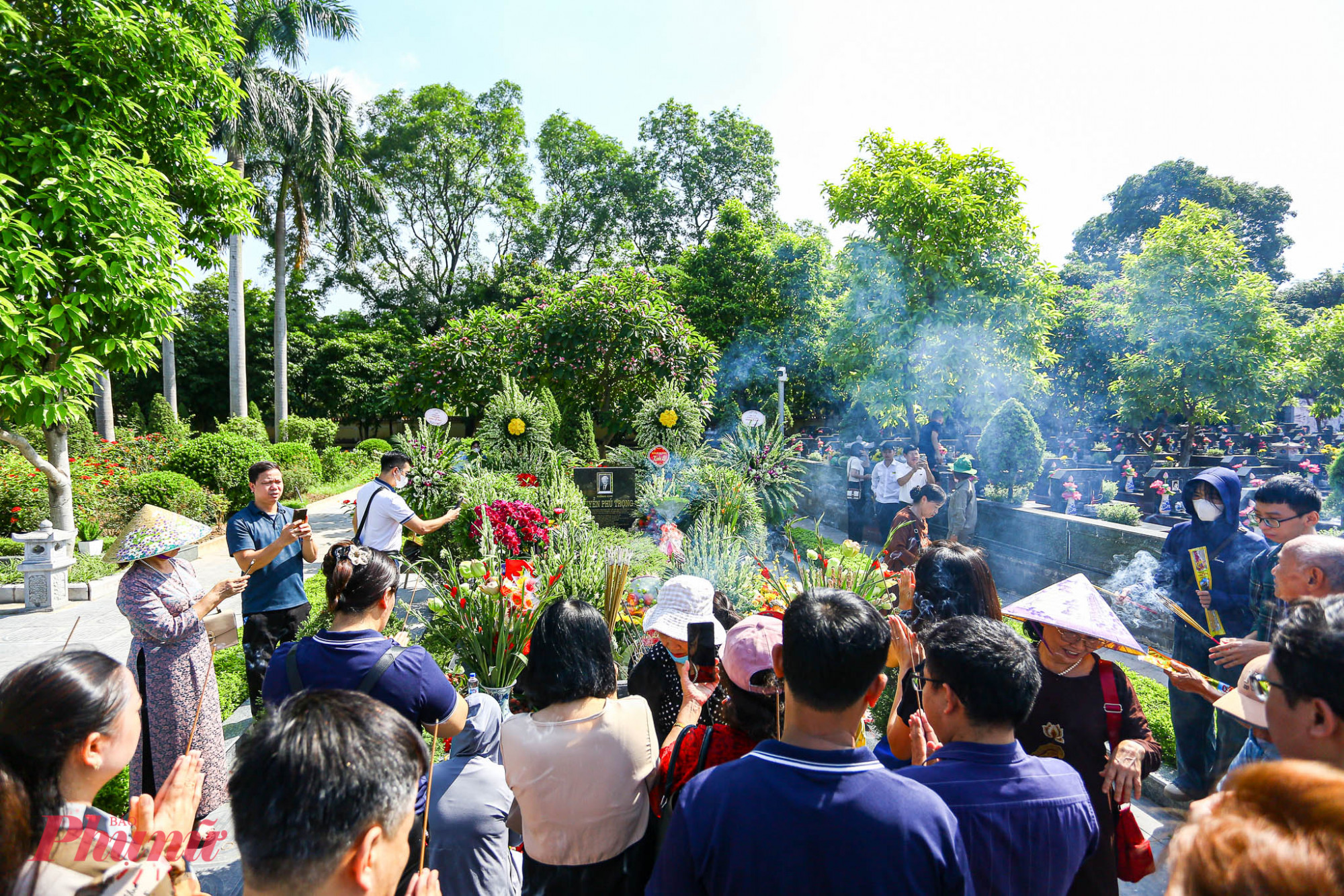 Ngày 8/7/2025, rất đông người dân đến viếng cố Tổng bí thư Nguyễn Phú Trọng o