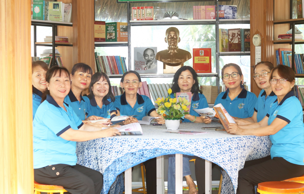Thư viện cộng đồng phường Trung Mỹ Tây, TPHCM
