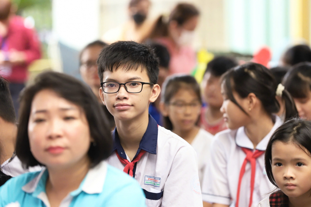 Bảo vệ con trước bẫy lừa đảo công nghệ dịp hè Trẻ em lắng nghe về kỹ năng phòng chống lừa đảo và bắt nạt, xâm hại qua mạng trong chiến dịch tình nguyện Kỳ nghỉ hồng 2025 do Chi đoàn cơ sở Báo Phụ nữ TPHCM tổ chức - ẢNH: THÀNH LÂM