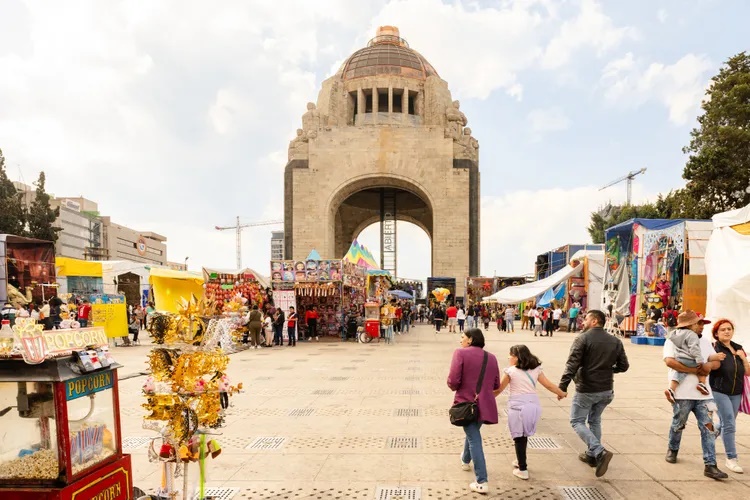 Mexico City, Mexico. Đây là thành phố hấp dẫn và năng động của Mexico. Khách sạn, nhà hàng, bảo tàng, các công viên đô thị rất tuyệt vời nên đã thu hút đông đảo du khách tìm đến. Thú vị là sân vận động Estadio Azteca ở thành phố này sẽ diễn ra trận khai mạc của FIFA World Cup 2026 - Ảnh: Gautier Houba/T+L