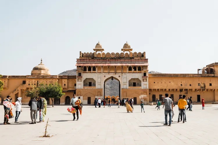 Jaipur, Ấn Độ. Đây là một thành phố quyến rũ của Ấn Độ. Những khách sạn xa hoa, các khu mua sắm đẳng cấp thế giới và một nền văn hóa sôi động làm cho khách du lịch vô cùng thích thú - Ảnh: Maria Ligaya/T+L