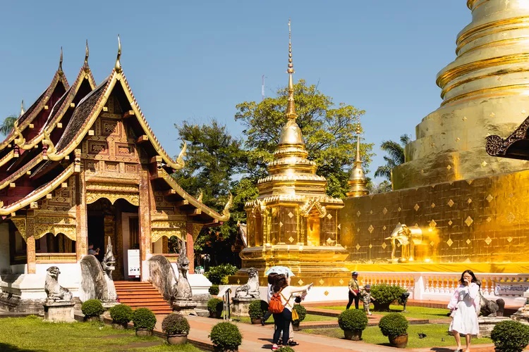 Chiang Mai, Thái Lan. Chiang Mai thu hút du khách bằng sự kết hợp tuyệt vời giữa văn hóa, thiên nhiên, mua sắm và ẩm thực. Khách du lịch rất thích đồ ăn đường phố và sự thân thiện của người dân ở đây - Ảnh: Sophia Kravets/T+L