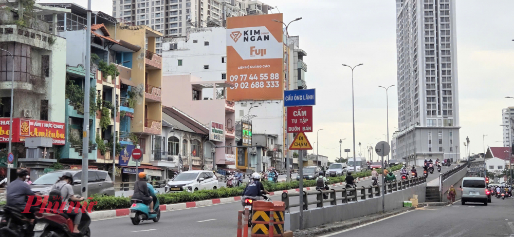 Phường Cầu Ông Lãnh: Lưu dấu xưa trong những cái tên Cầu Ông Lãnh hiện nay nối phường Cầu Ông Lãnh và phường