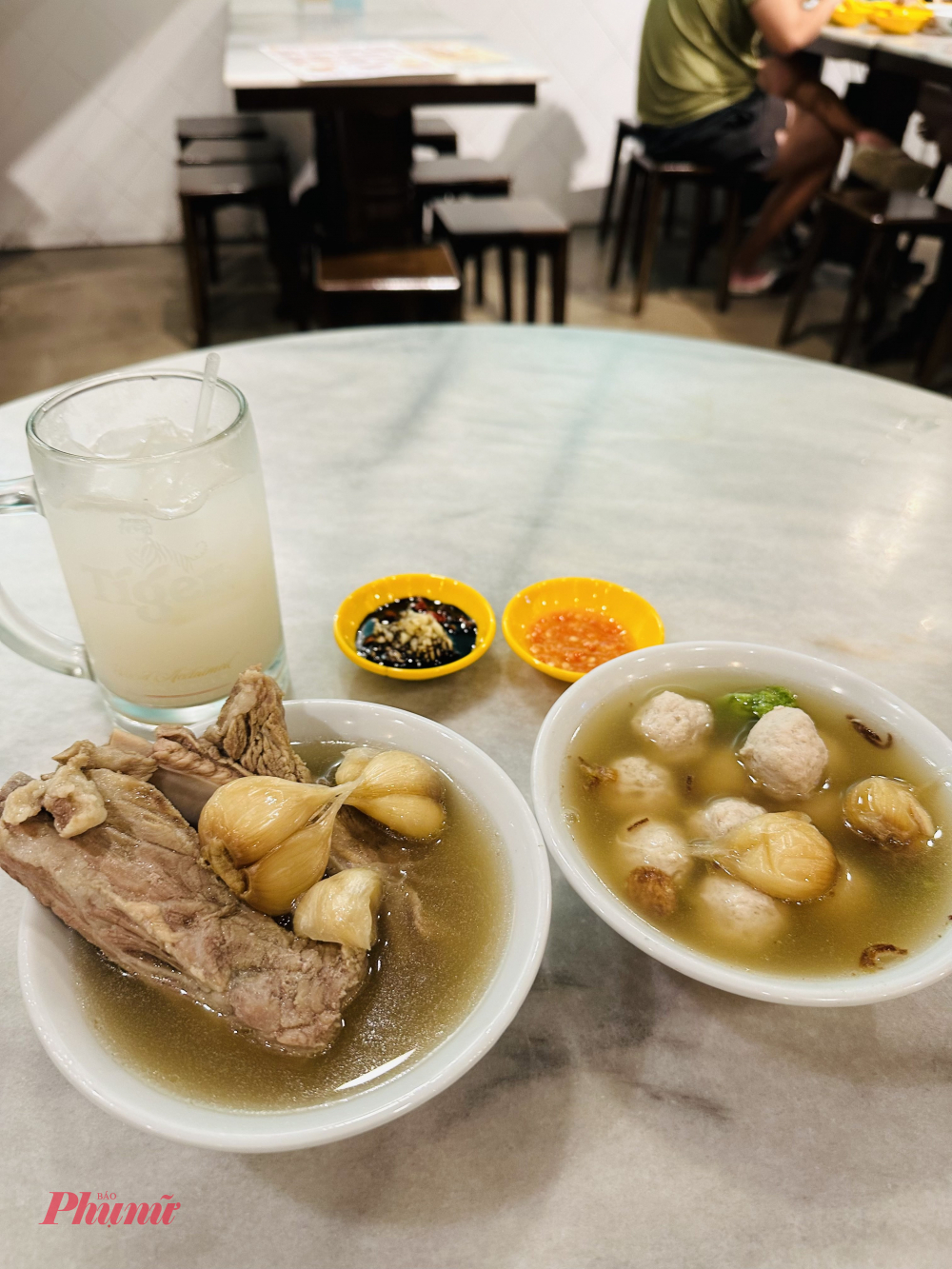 Sườn trà Bak Kut Teh Singapore - Ảnh: Lê Hoài Việt