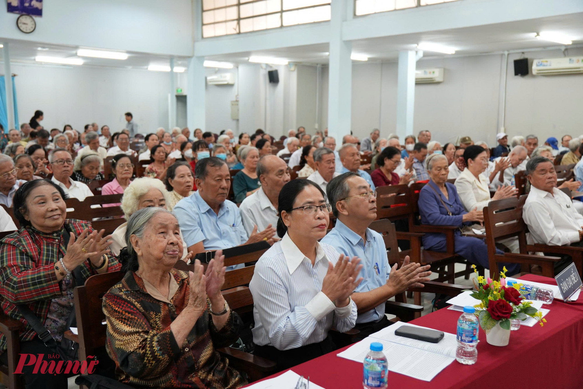 Các đại biểu tham dự hội nghị