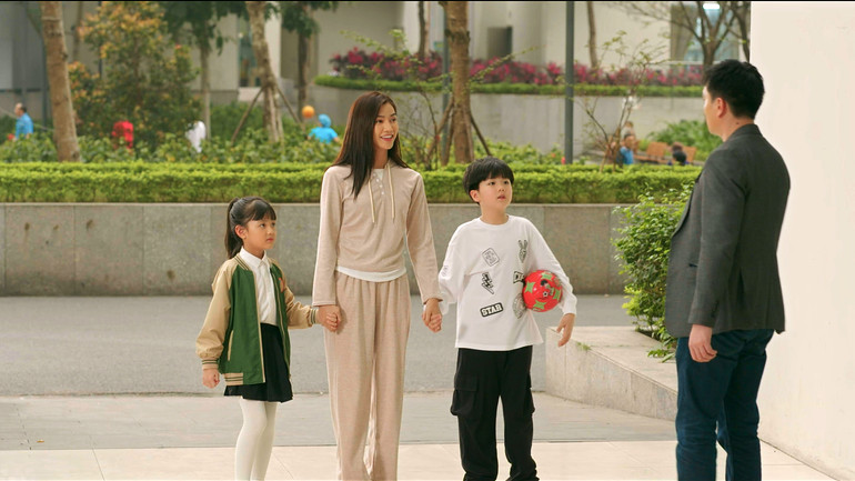 “Cầu vồng ở phía chân trời”: Không cần drama vẫn “cuốn” Mối quan hệ giữa Tuấn và Oanh lên đến đỉnh điểm căng thẳng sau khi Oanh đưa bé bắp đi ăn cùng 2 mẹ con