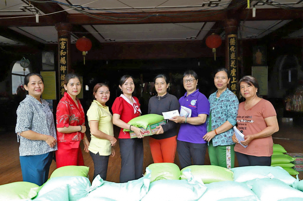 Hội Phụ nữ xã Hiệp Phước thực hiện mô hình “Hạt gạo nghĩa tình”