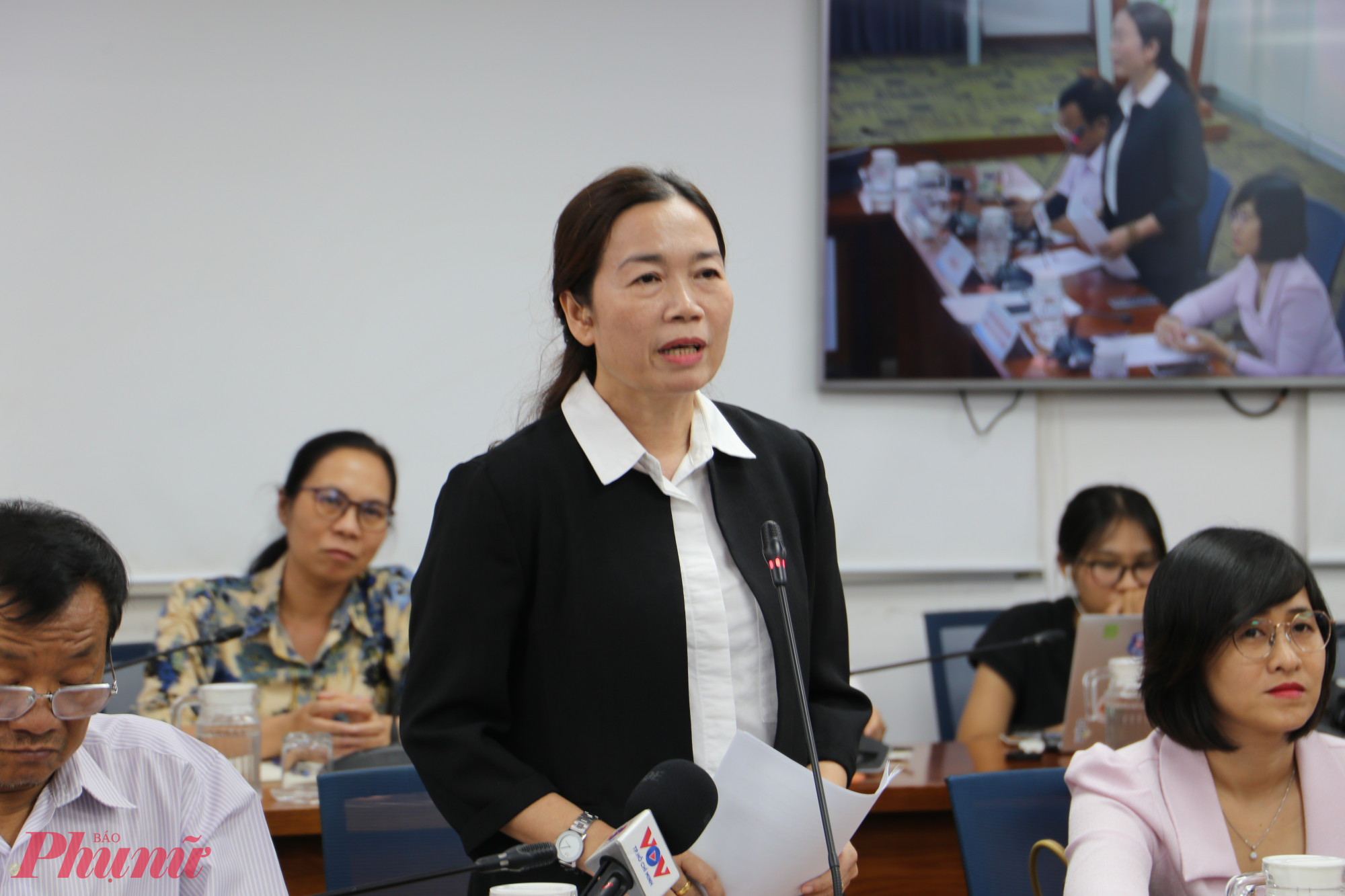 Bà Nguyễn Ngọc Hằng – Phó Giám đốc Sở Nội vụ TPHCM phát biểu tại buổi họp báo - Ảnh: Thanh Tâm