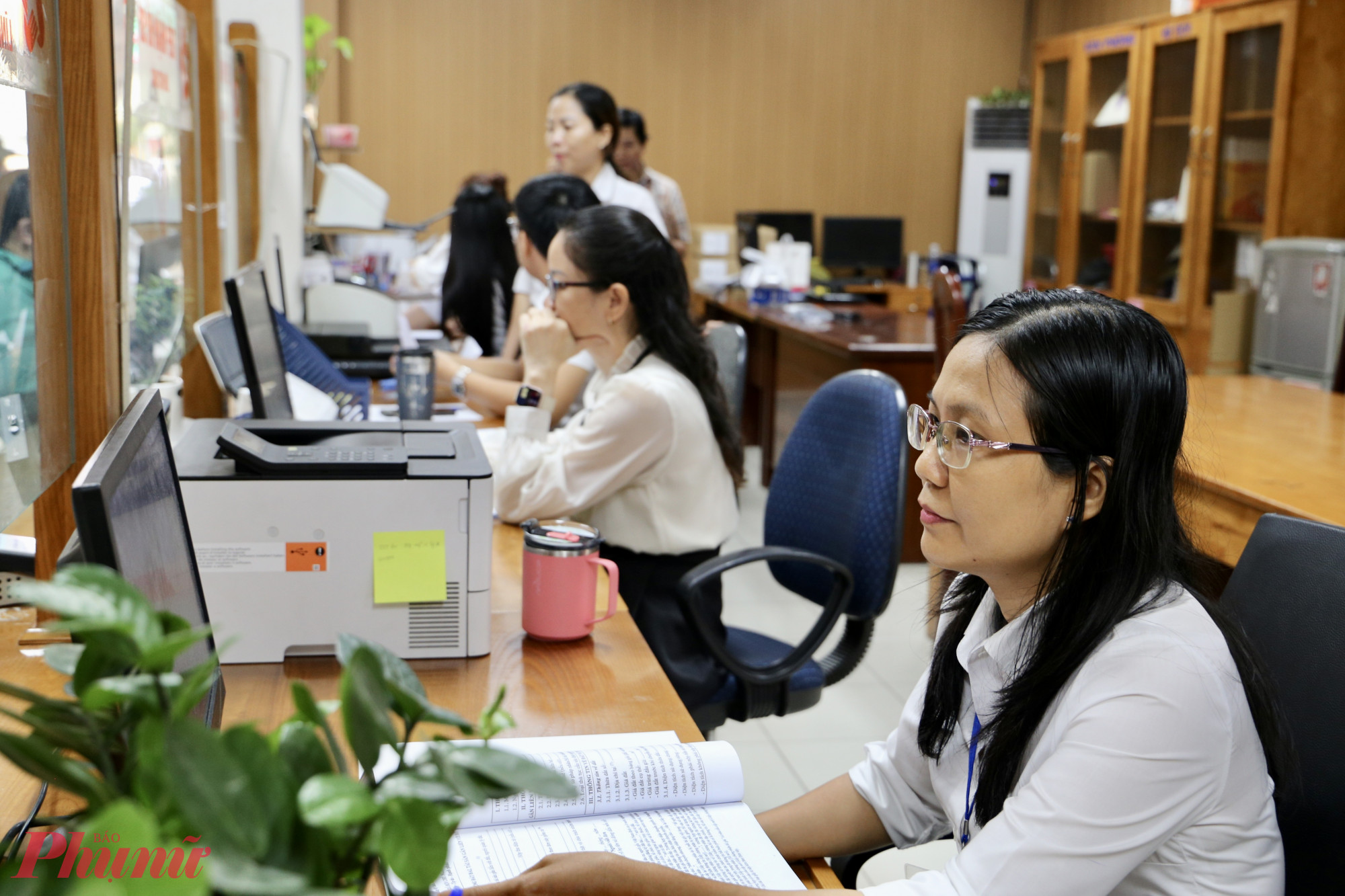 Ngoại trừ những trường hợp đặc biệt, tất cả cán bộ, công chức, viên chức được yêu cầu ở lại tập trung cho công tác điều hành, xử lý hồ sơ tại địa phương - Ảnh: Thanh Tâm
