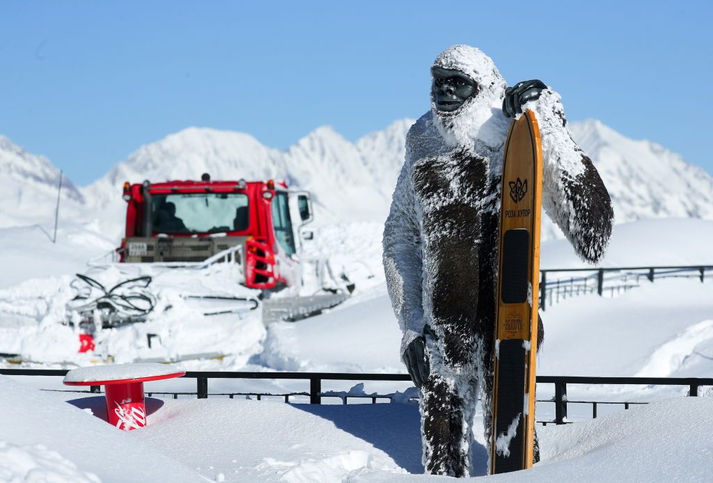 Săn lùng “quái vật núi tuyết” huyền thoại Tượng “quái vật núi tuyết” Yeti đặt tại thành phố Sochi, Nga. - Ảnh: Getty