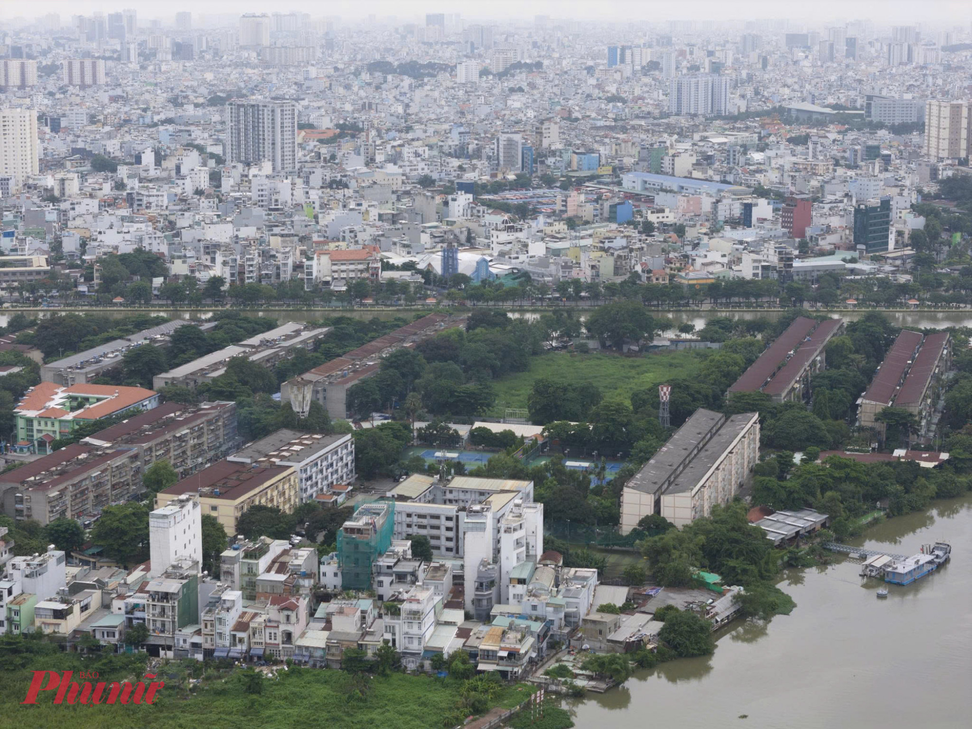 Bộ Tài chính đã đề xuất thêm 3 phương án liên quan đến thu tiền đất bổ sung, trong đó giảm khoản thu này về mức 3,6% mỗi năm.