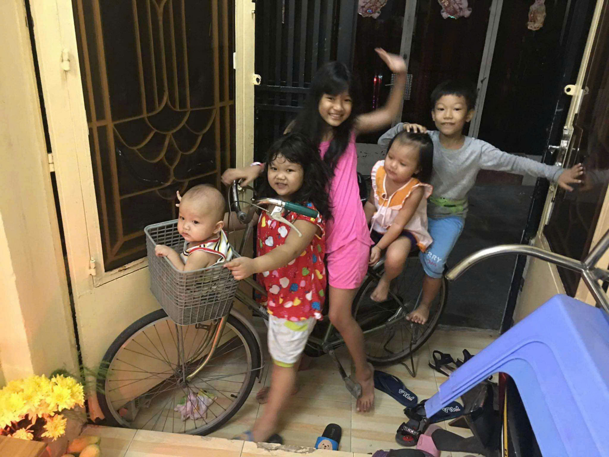 Mùa hè là dịp sum vầy, vui đùa của các chị em họ cùng nhau - Ảnh: Diệu Hiền