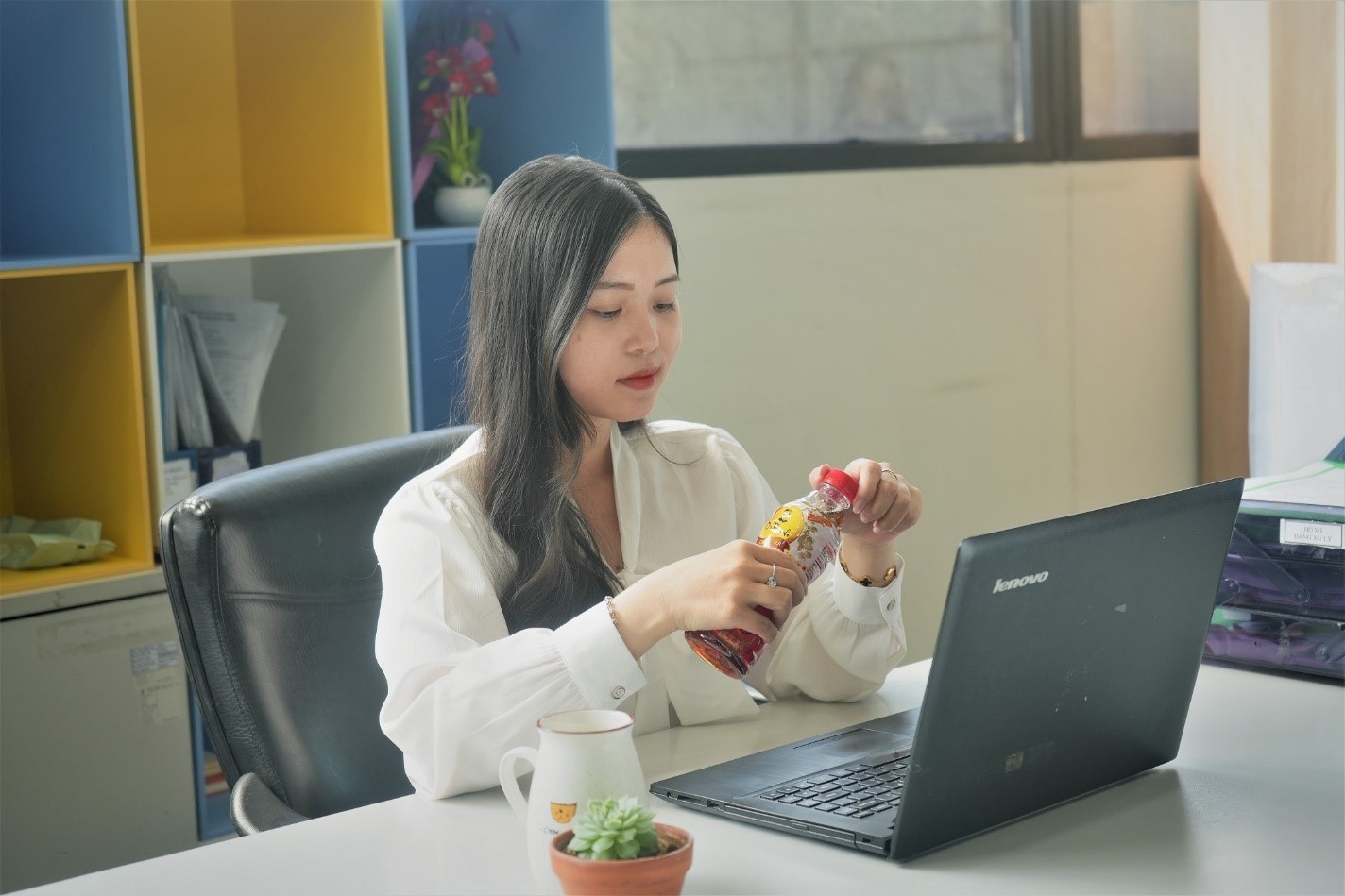 Với Trà Thanh Nhiệt Dr Thanh, mỗi ngày thanh lọc là một ngày tươi mát - Ảnh: THP