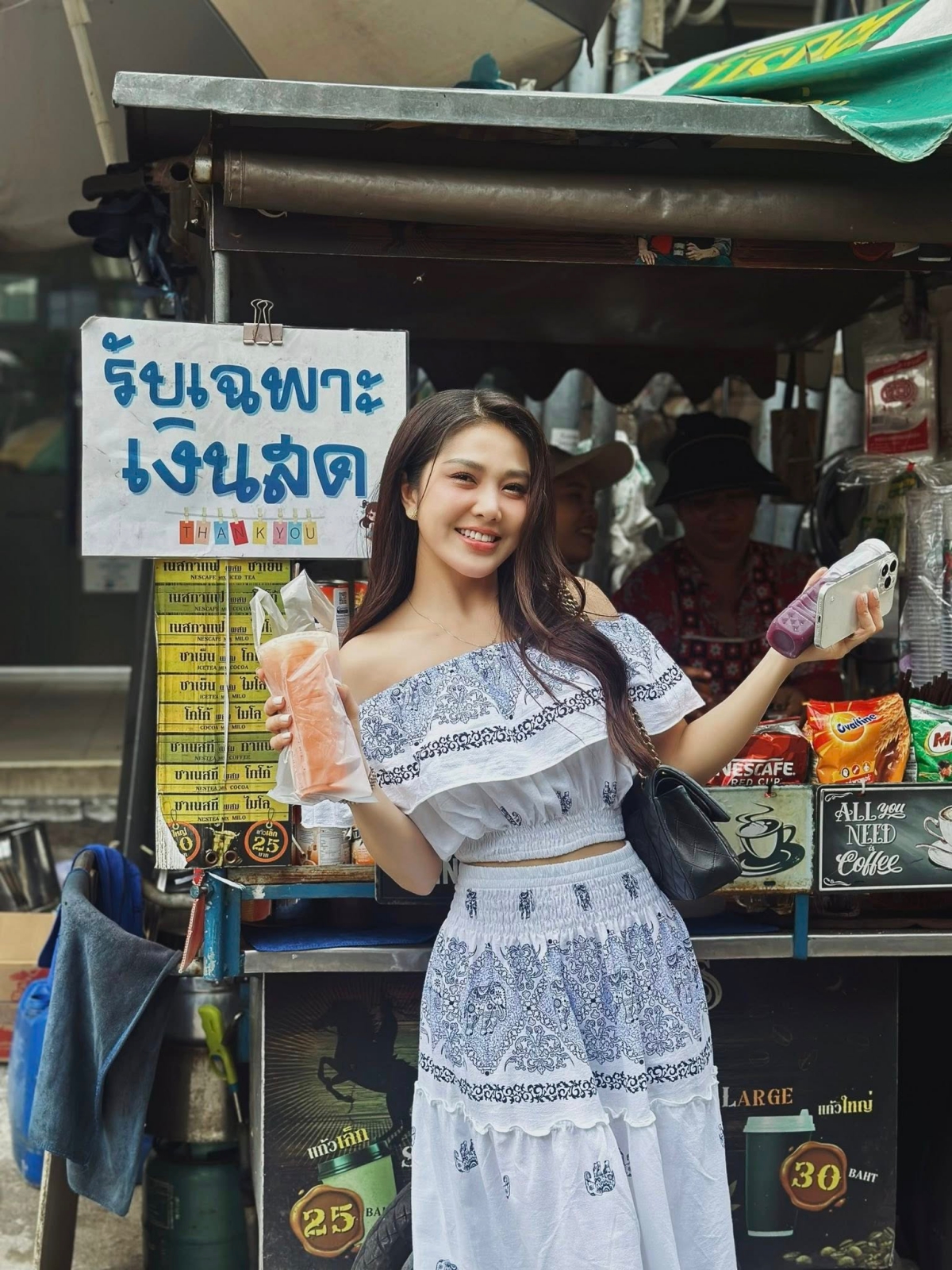 Sở hữu ngoại hình nổi bật, gương mặt dễ gây thiện cảm cùng phong cách đa dạng, Ny Saki trở thành một trong những gương mặt nữ thường xuyên xuất hiện trong các dự án âm nhạc, truyền thông của A Tuân.