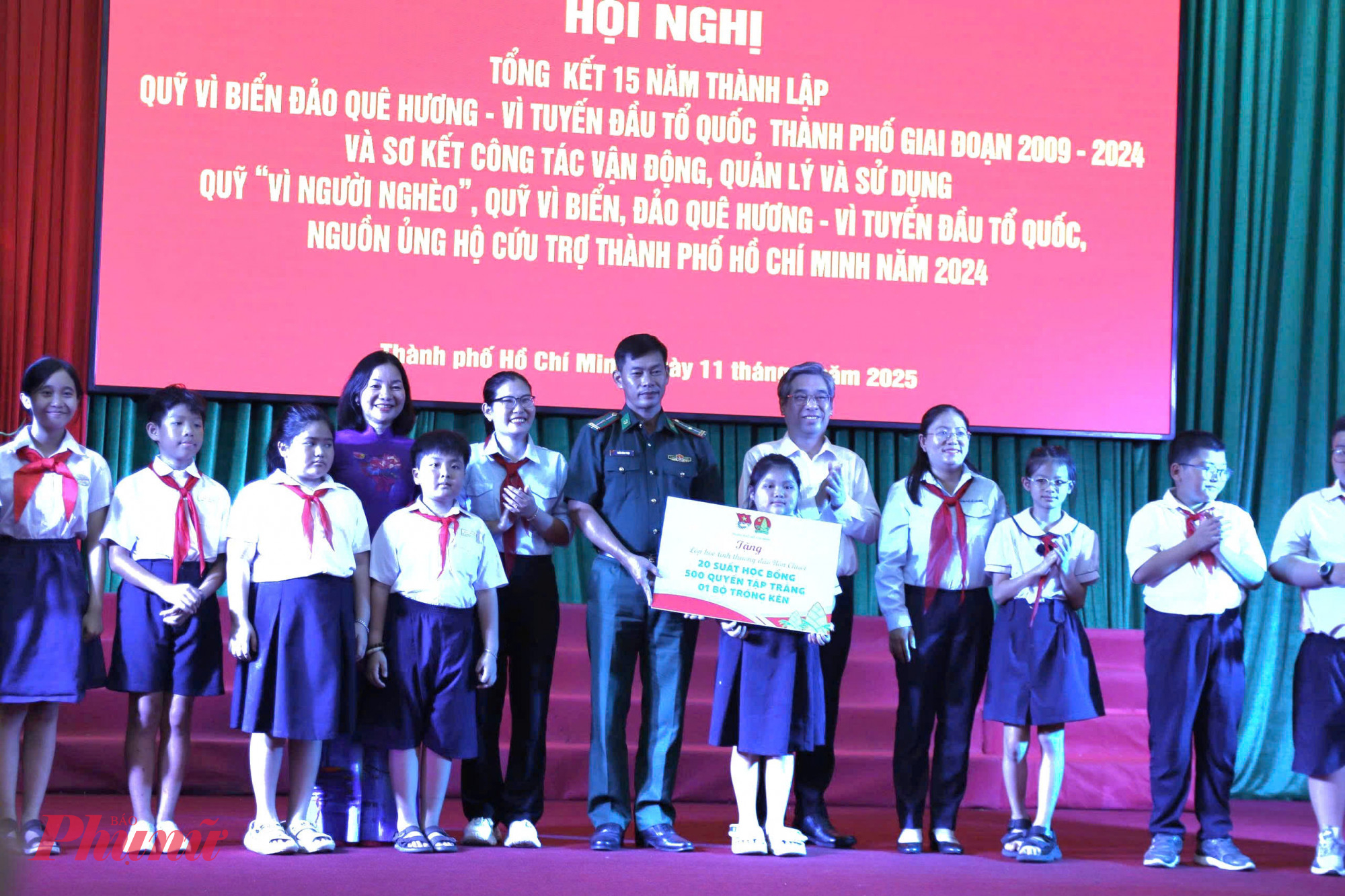 Học sinh, đội viên TPHCM 