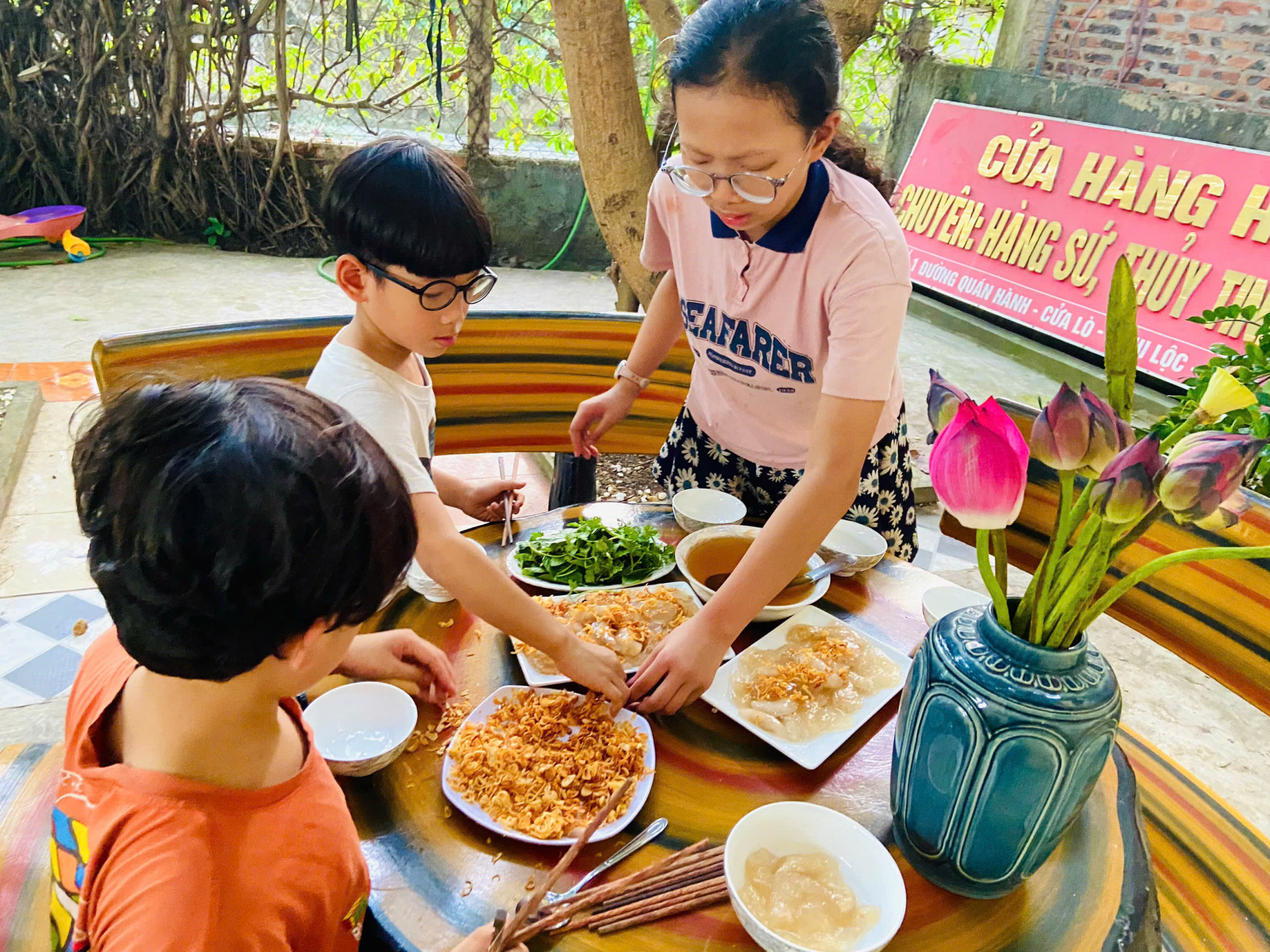 Dù ở thành phố hay nông thôn, tôi nghĩ đều sẽ có những hoạt động đơn giản để rèn tính tự lập cho con