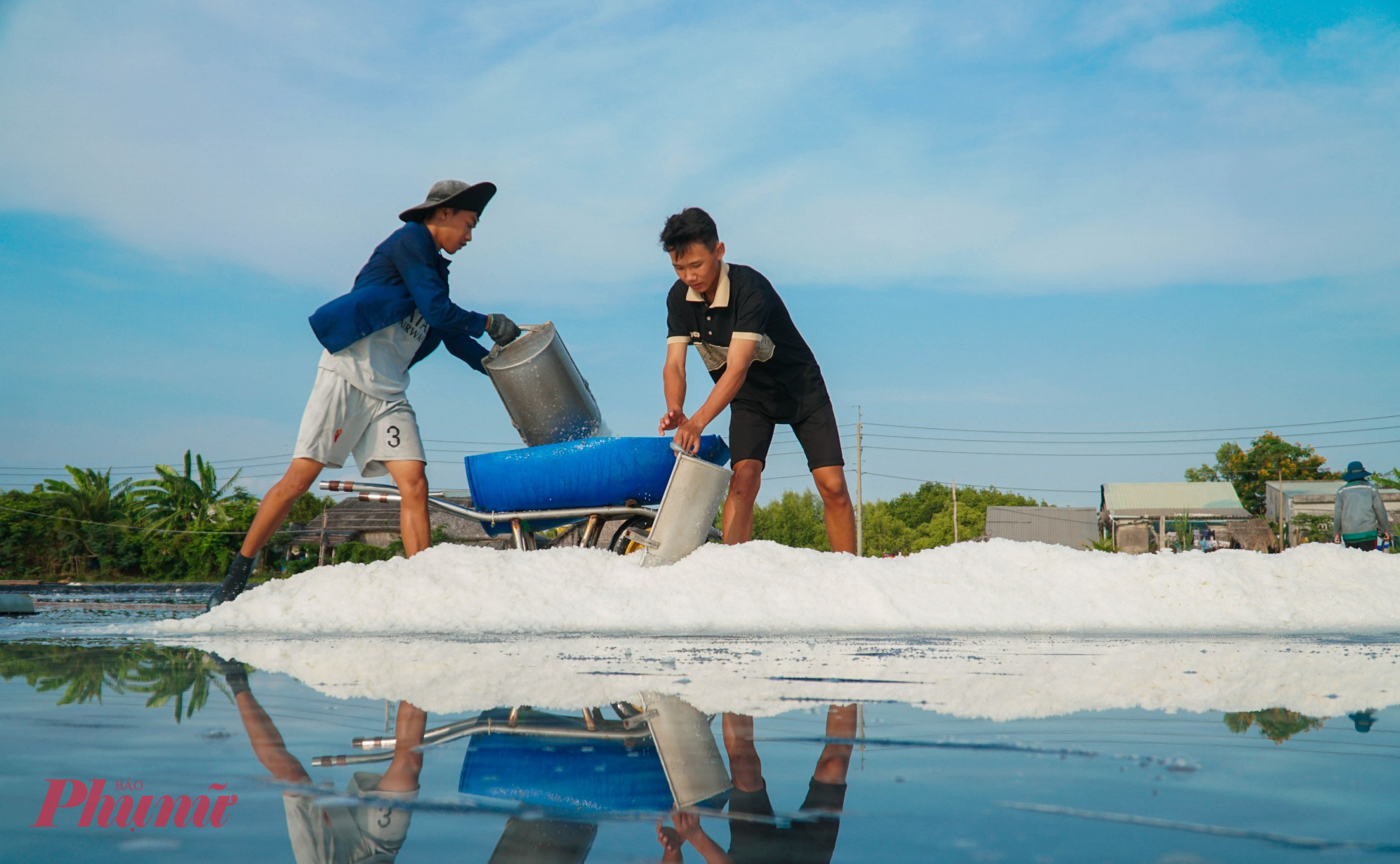 Thiềng Liềng - đến một lần, thân quen cả ấp Mùa muối ở Thiềng Liềng. Ảnh: Tam Nguyên