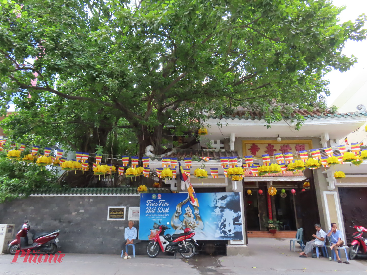 Phường Đức Nhuận: Nơi ôm trọn những địa điểm “bình yên” Chùa Quán Thế Âm từng là 1 địa chỉ “đỏ” - Ảnh: H.Nhu