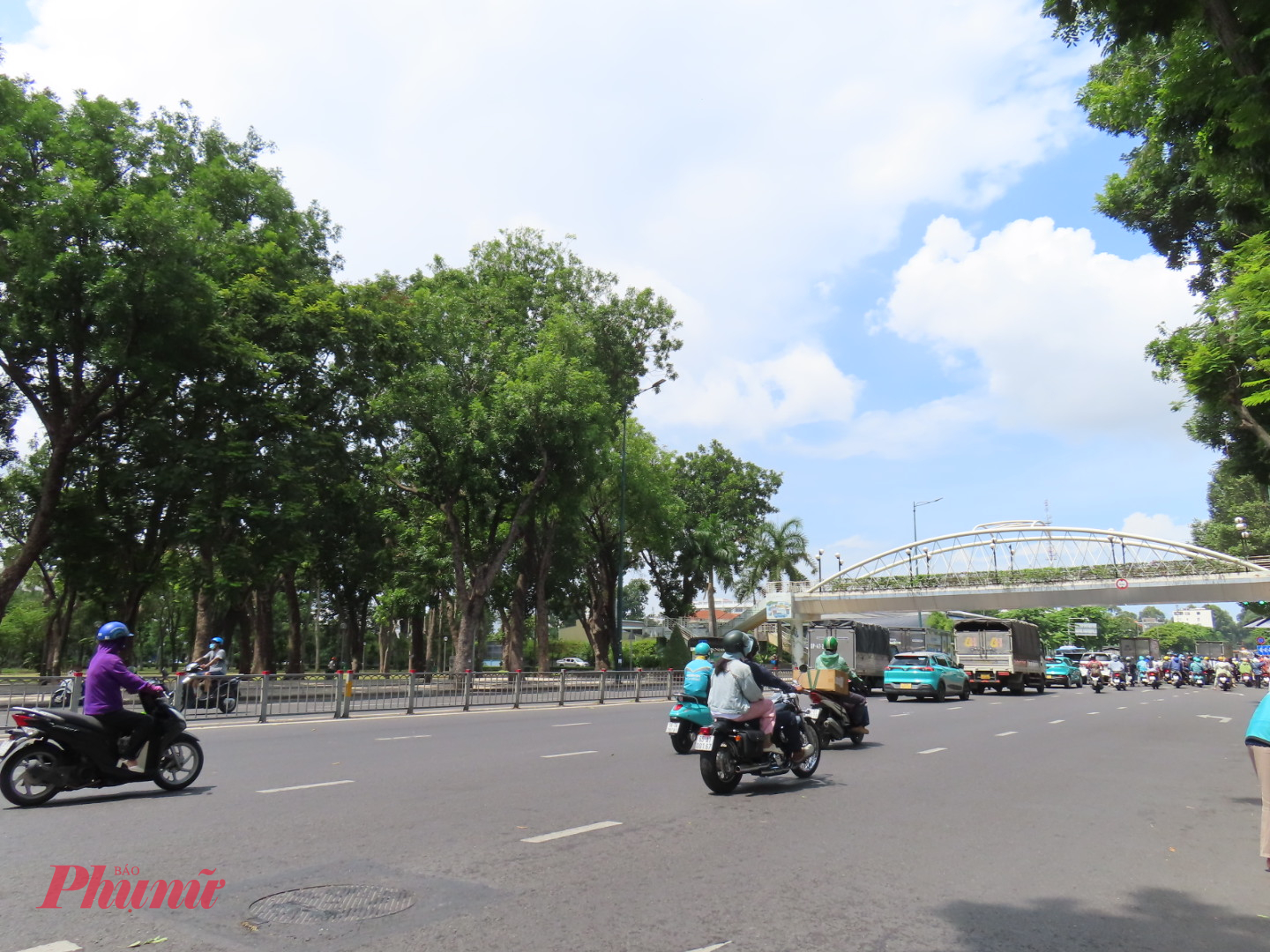 Phường Đức Nhuận: Nơi ôm trọn những địa điểm “bình yên” Đường Hoàng Minh Giám chạy qua công viên Gia Định -Ảnh:H.Nhu