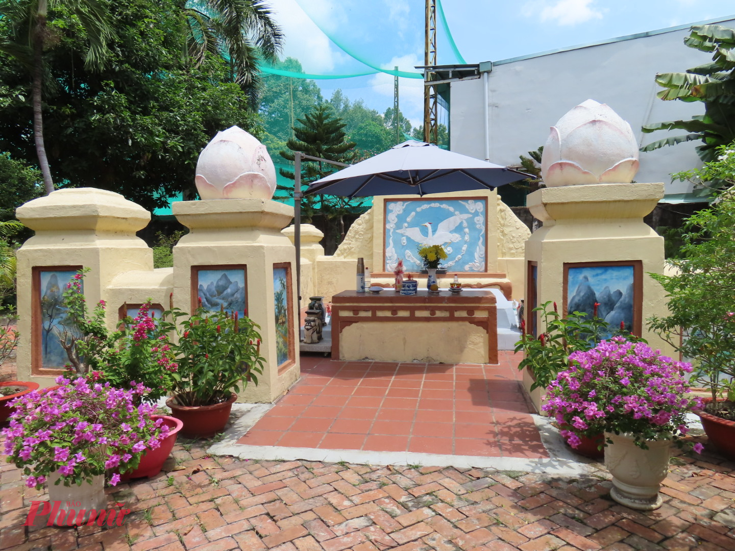 Phường Đức Nhuận: Nơi ôm trọn những địa điểm “bình yên” Phần lăng mộ Võ Tánh -Ảnh: H.Nhu