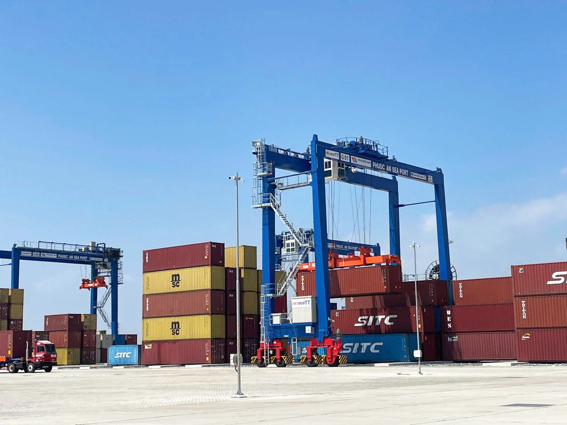 Ngành vận tải, logistics TPHCM được dự báo sẽ phát triển bùng nổ trong thời gian tới - ẢNH: NGỌC THÙY (ảnh chụp cảng Thị Vải - Cái Mép)
