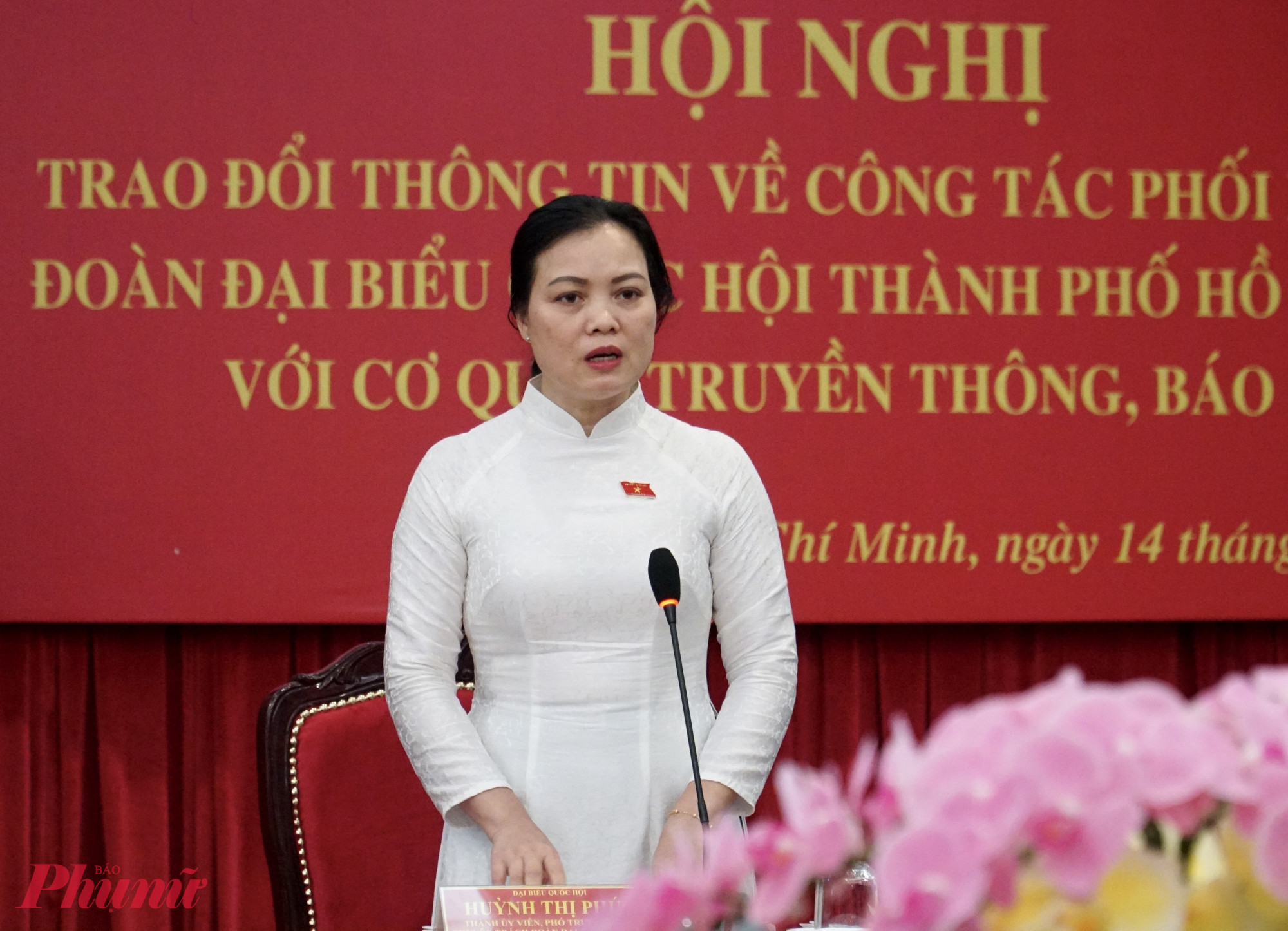 Báo chí đồng hành với Đoàn đại biểu Quốc hội TPHCM để lan tỏa tiếng nói cử tri Bà Huỳnh Thị Phúc – Thành ủy viên, Phó Trưởng Đoàn đại biểu Quốc hội chuyên trách khóa XV - nhấn mạnh sự cần thiết tăng cường phối hợp giữa Đoàn đại biểu Quốc hội và báo chí để nâng cao hiệu quả truyền thông tới cử tri - Ảnh: Thanh Tâm